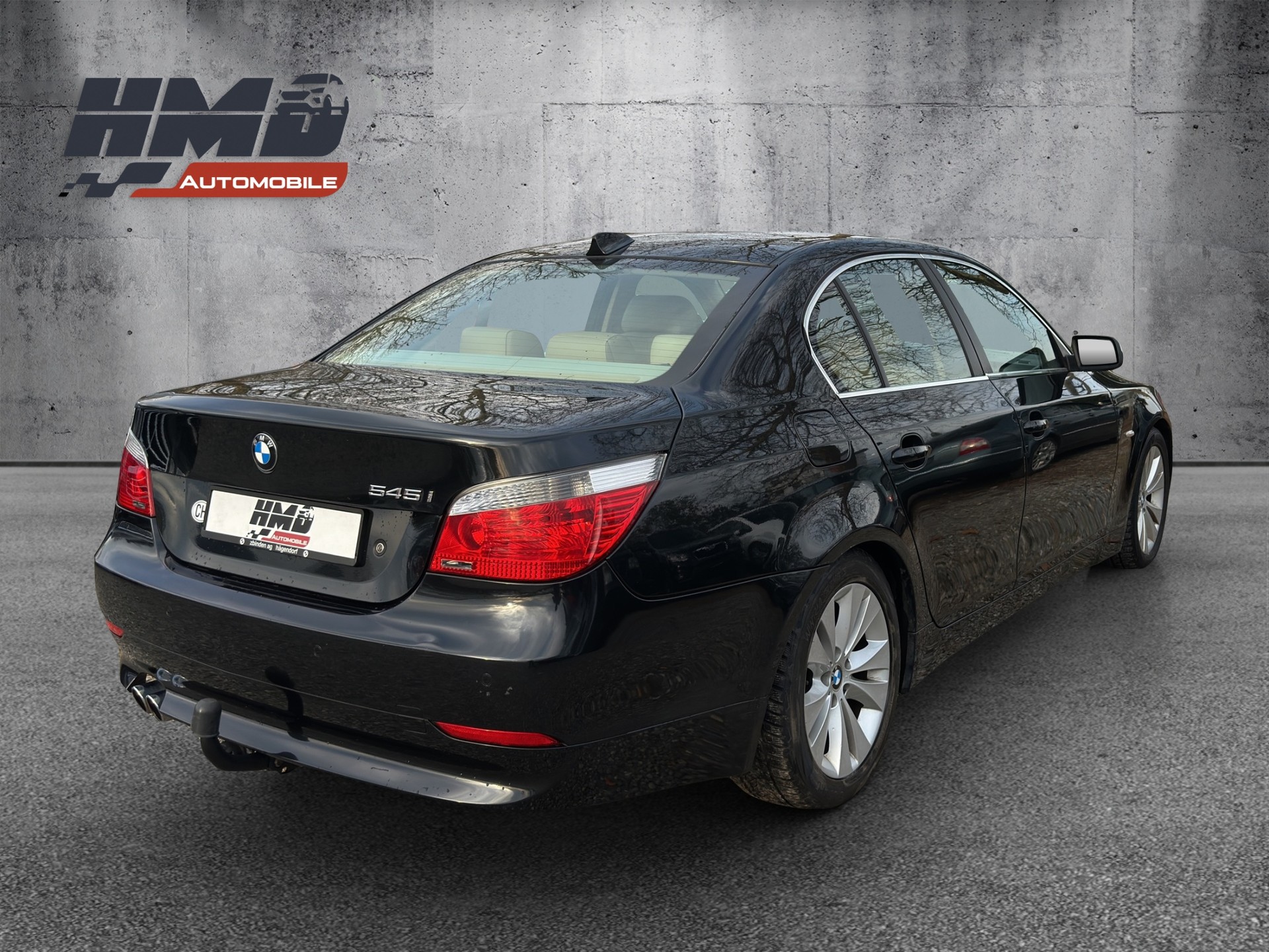 BMW 545i-image-5