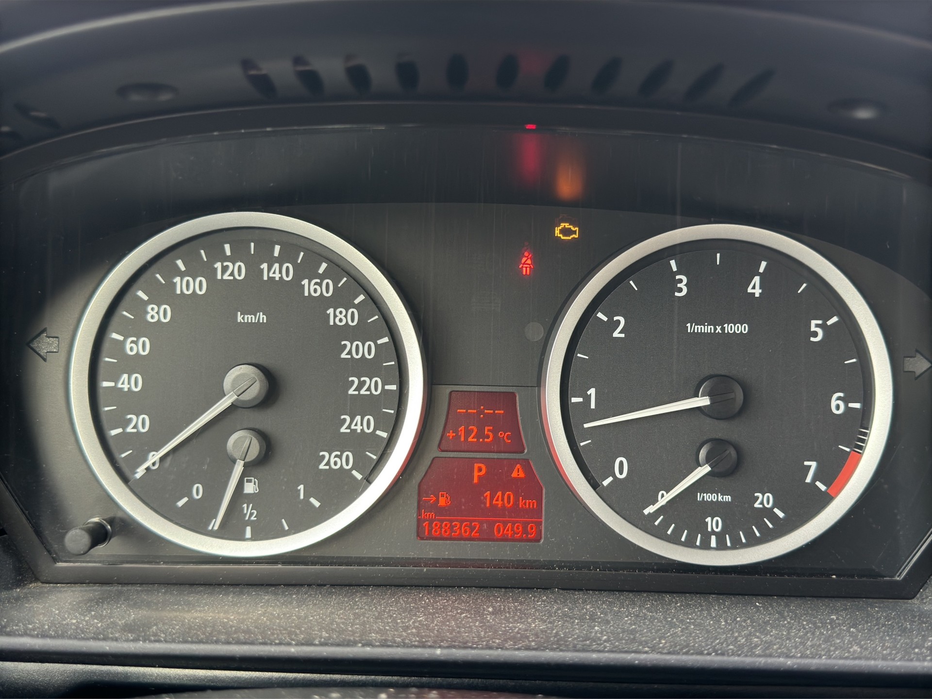BMW 545i-image-15