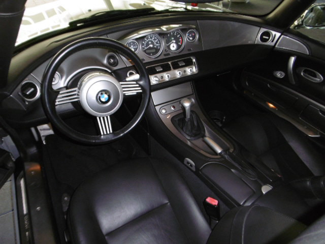 BMW Z8 Roadster-image-8
