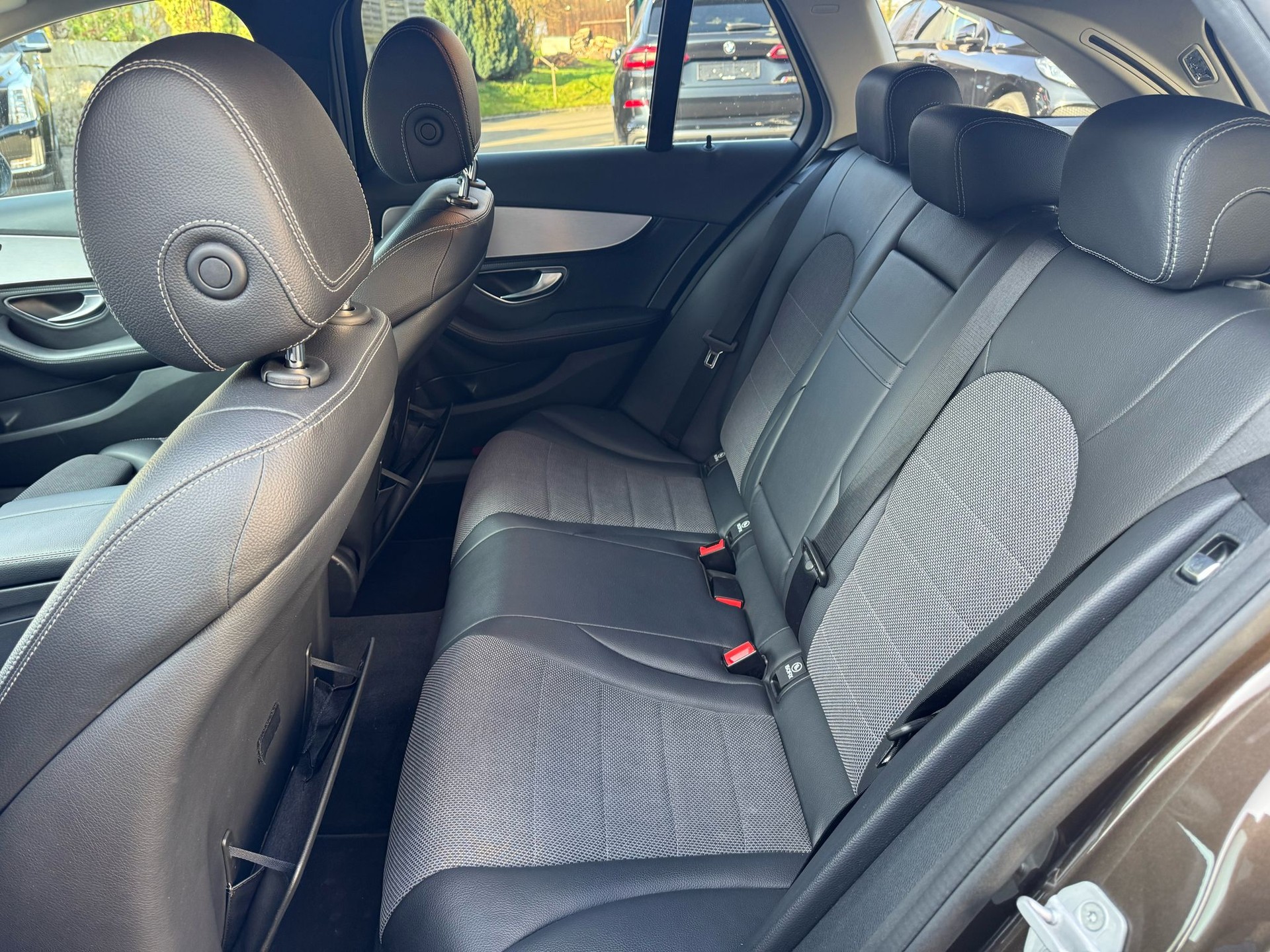MERCEDES-BENZ C 220 BlueTEC Swiss Star Avantgarde 7G-Tronic-image-10