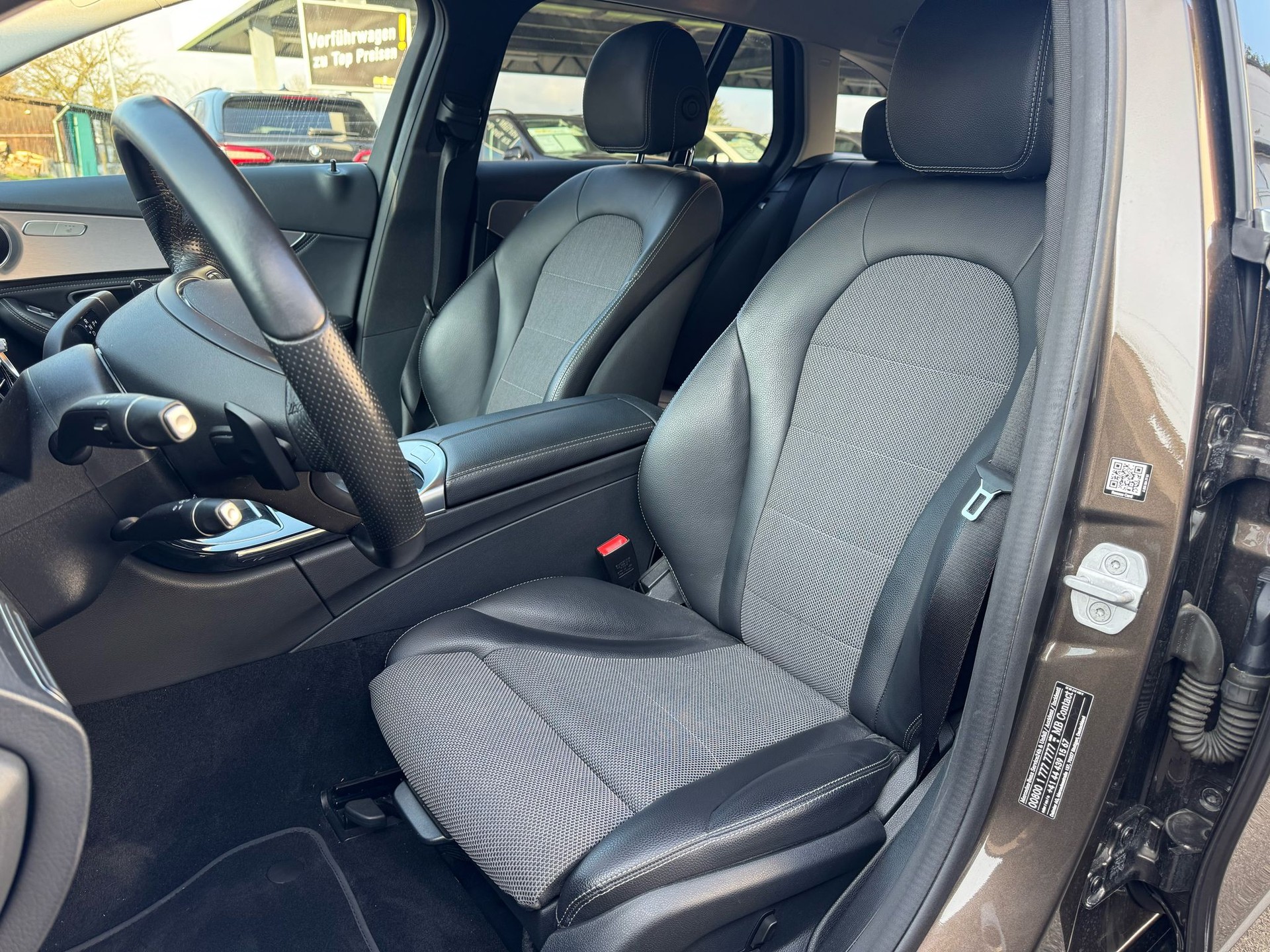 MERCEDES-BENZ C 220 BlueTEC Swiss Star Avantgarde 7G-Tronic-image-9
