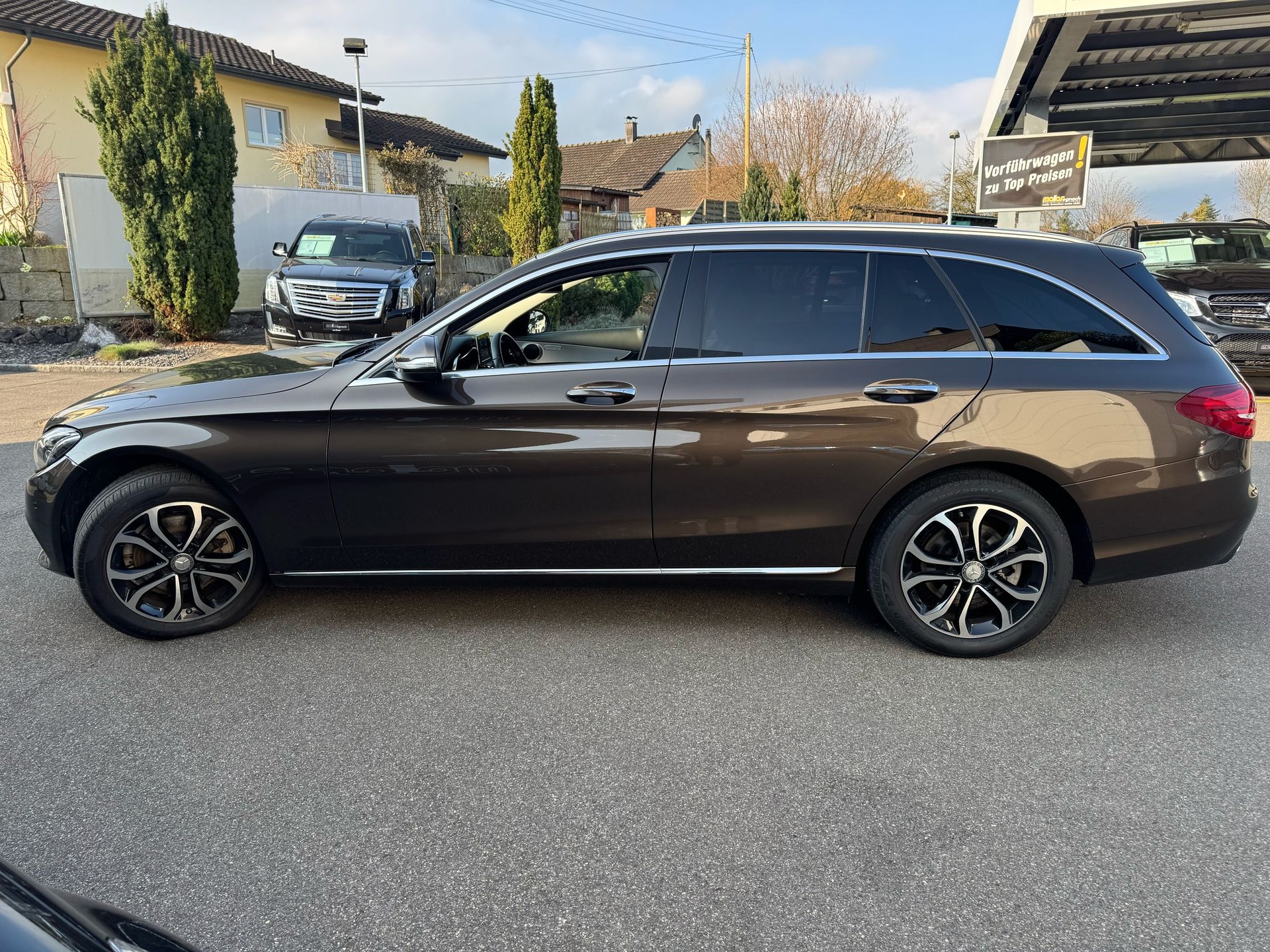 MERCEDES-BENZ C 220 BlueTEC Swiss Star Avantgarde 7G-Tronic-image-4