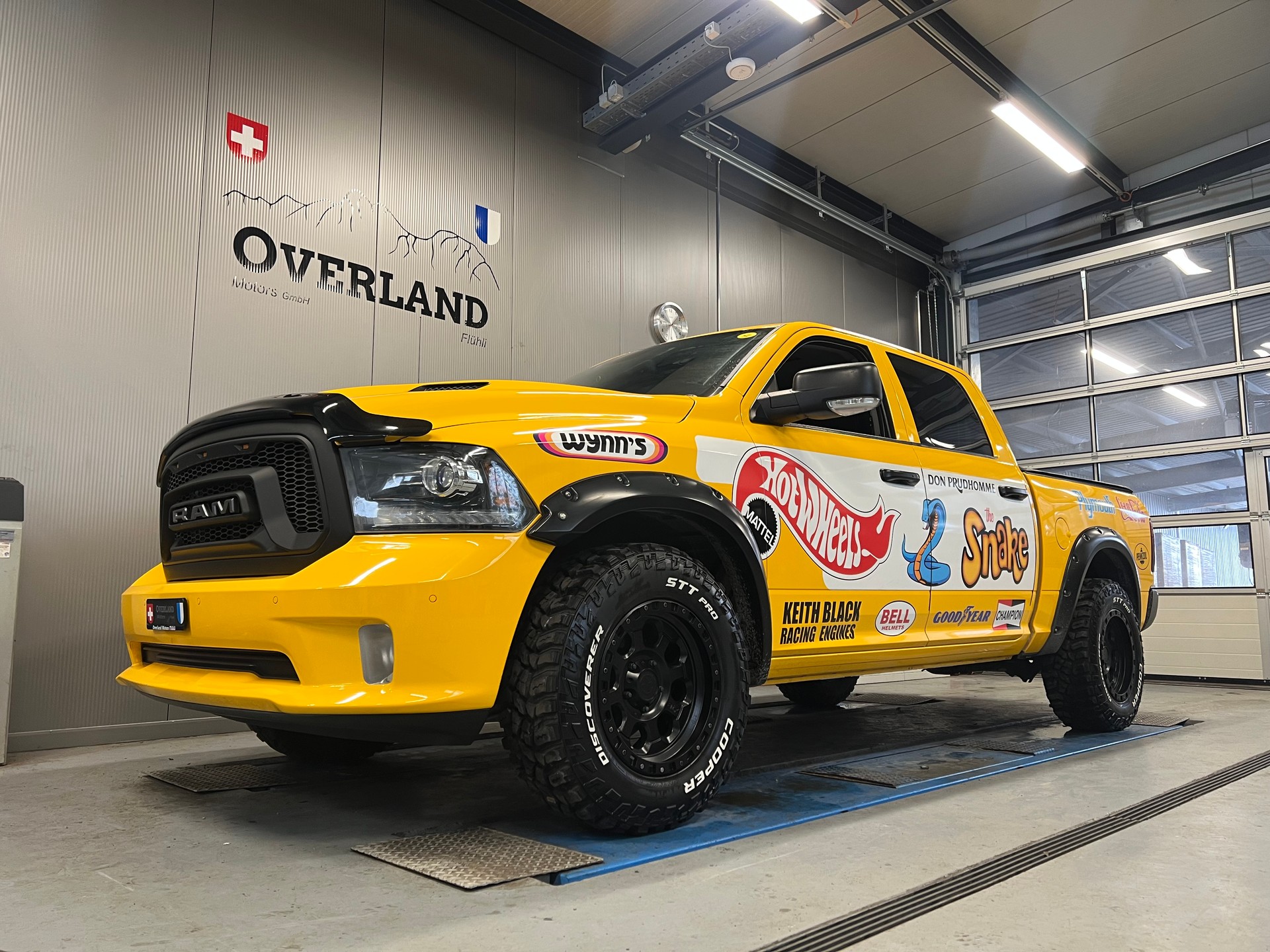 DODGE 1500 HEMI V8-image-0