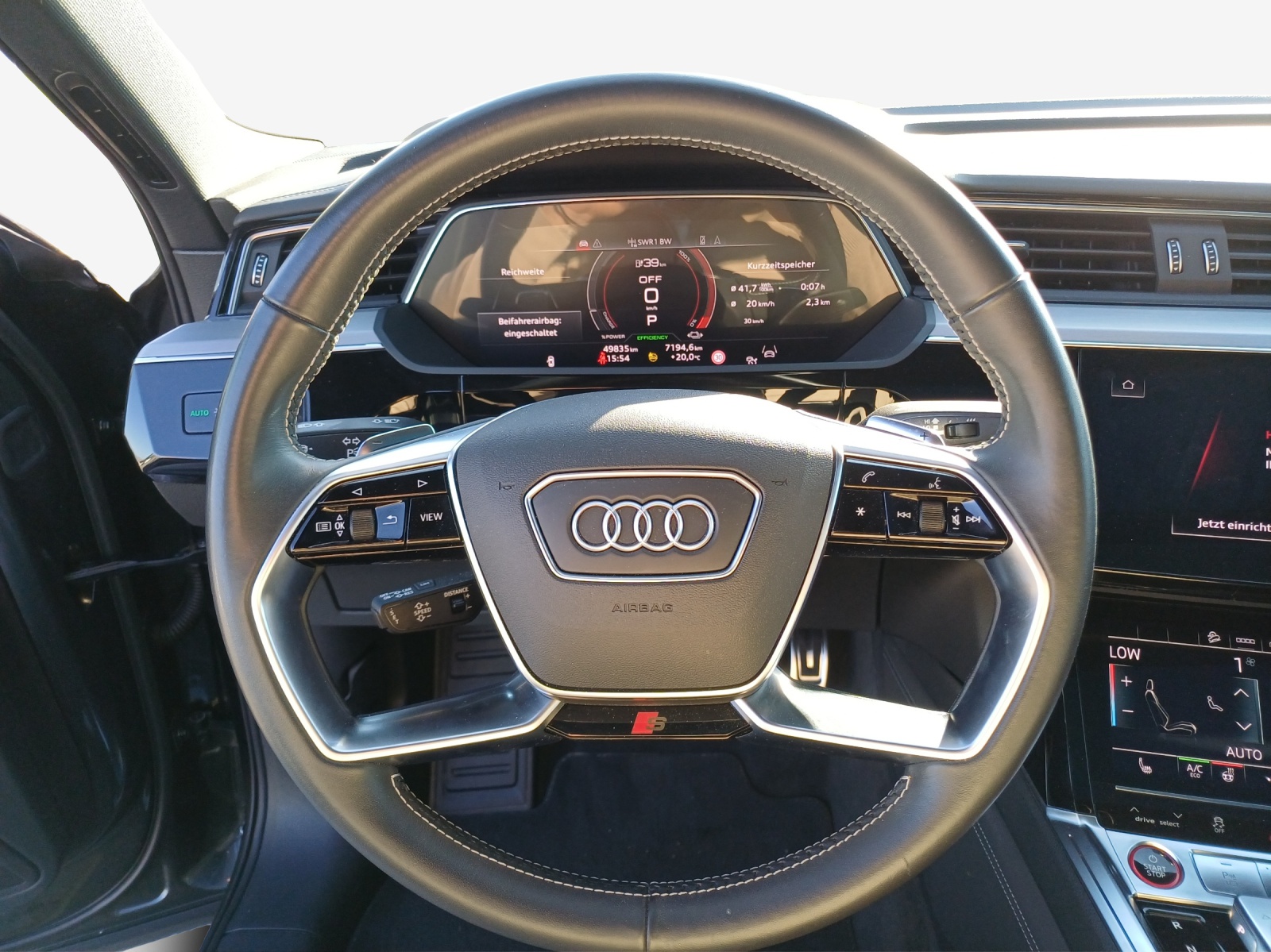 AUDI e-tron S Sportback quattro-image-10