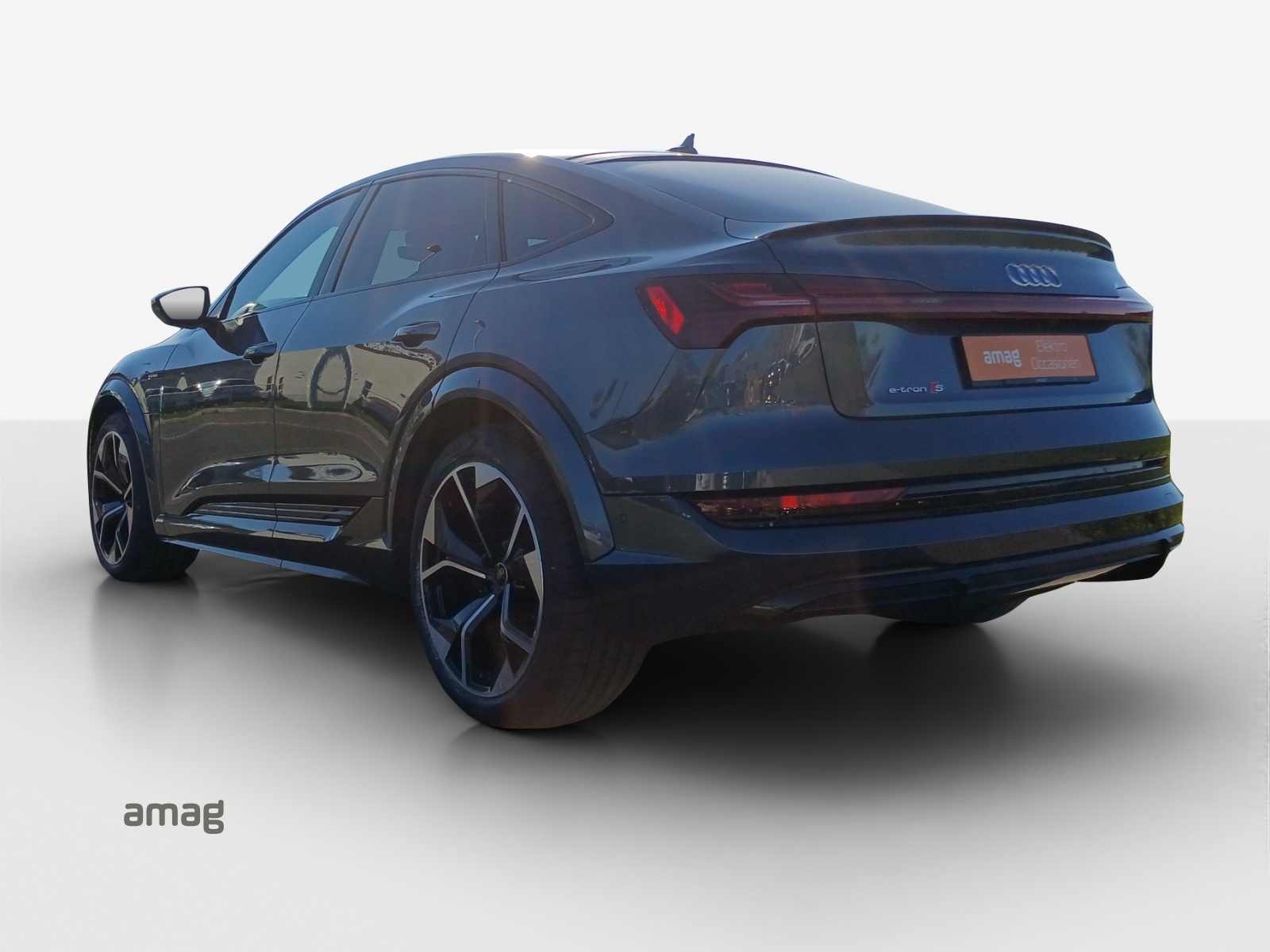 AUDI e-tron S Sportback quattro-image-2