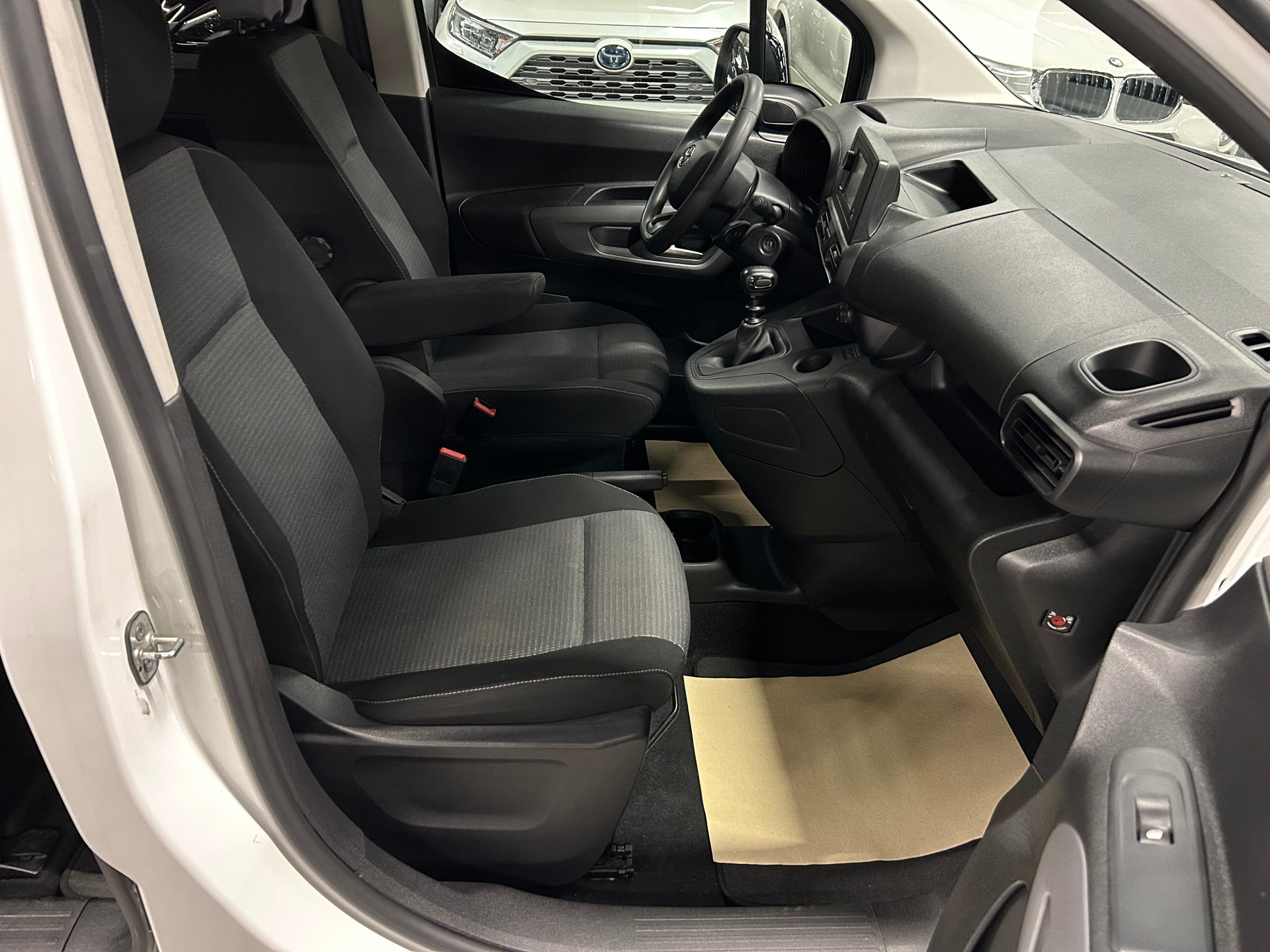 TOYOTA Proace City Verso 1.5 Combi Medium-image-12