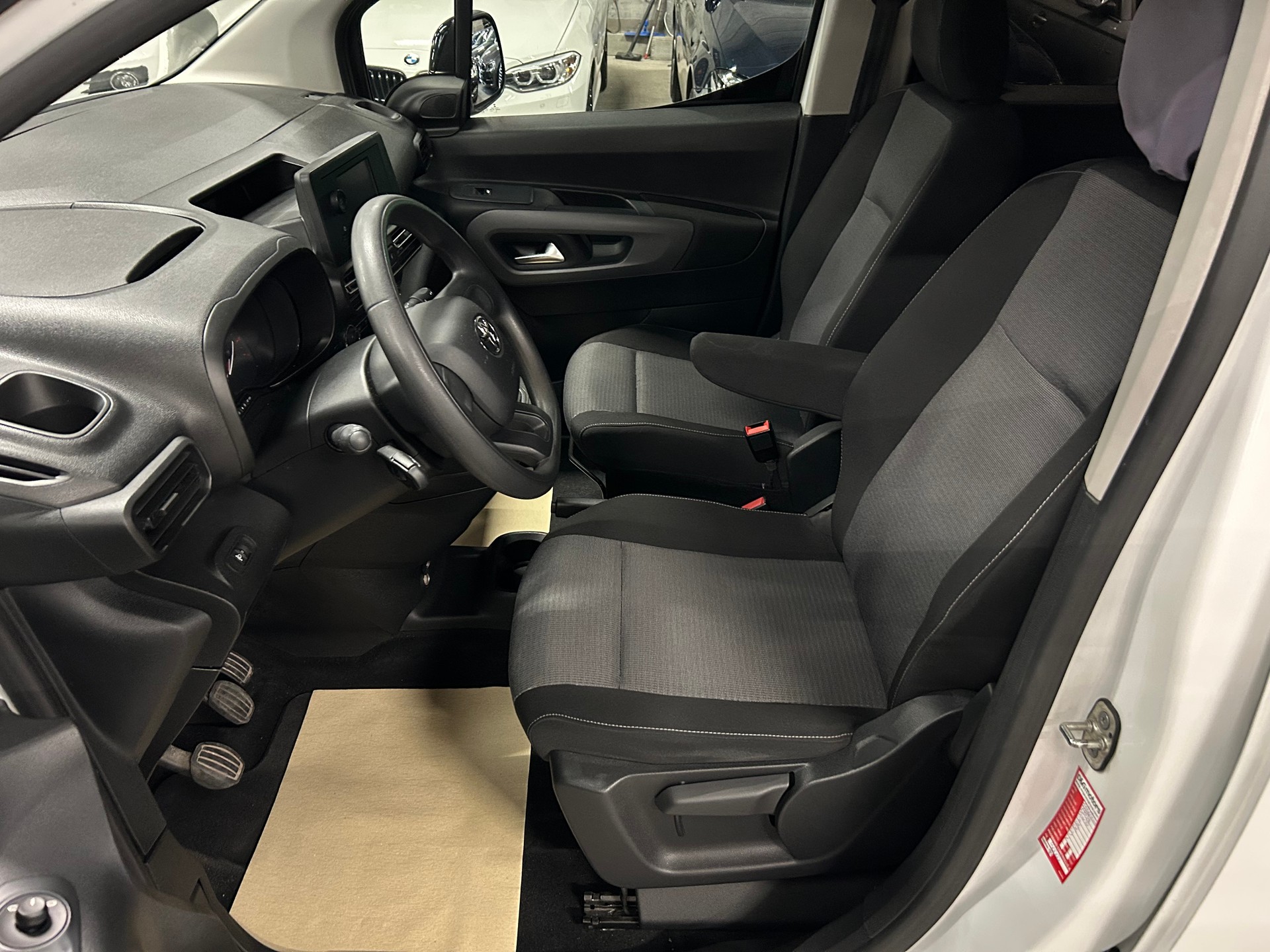 TOYOTA Proace City Verso 1.5 Combi Medium-image-9