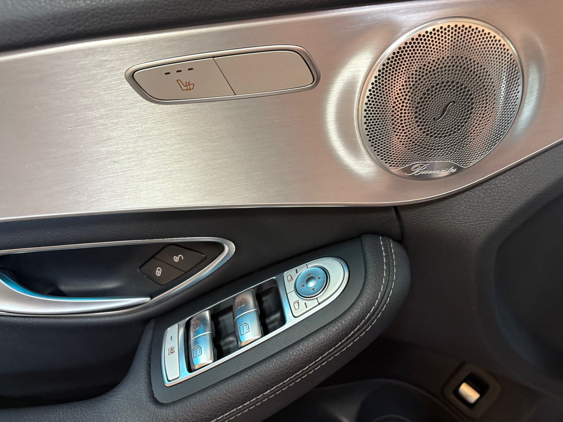 MERCEDES-BENZ C 220 d AMG Line 9G-Tronic-image-13