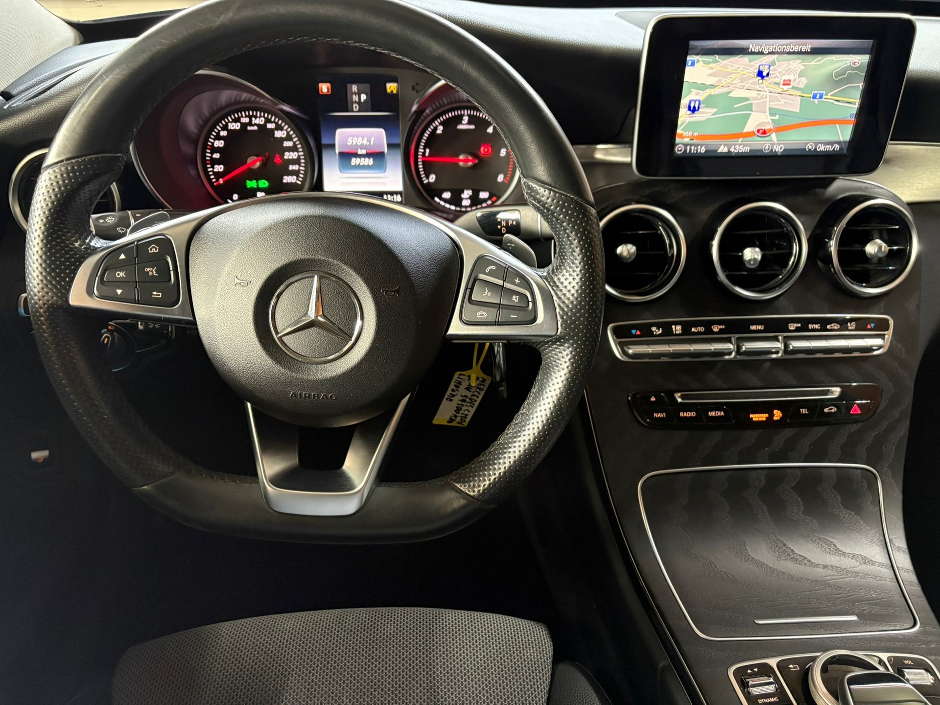 MERCEDES-BENZ C 220 d AMG Line 9G-Tronic-image-17