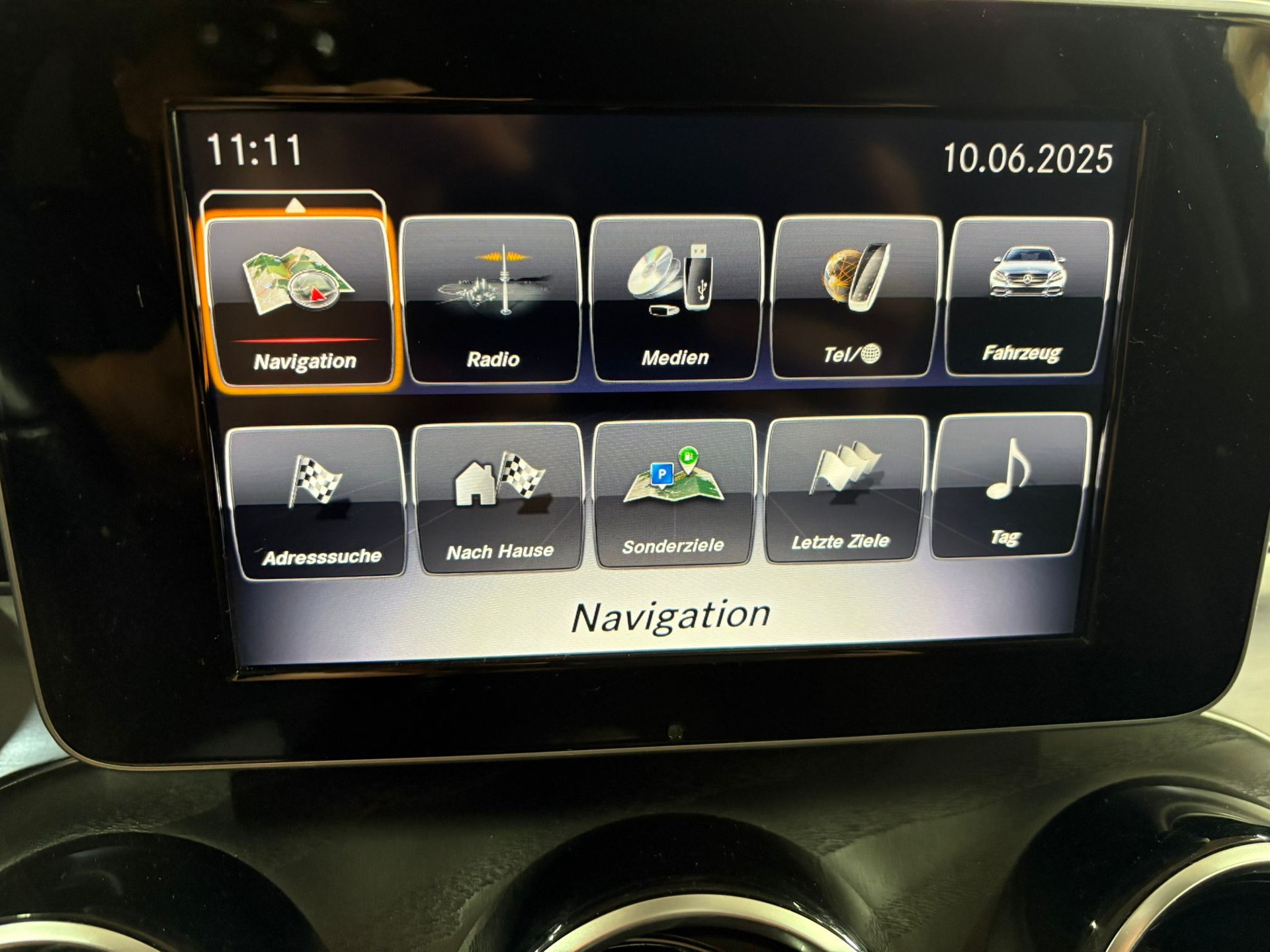 MERCEDES-BENZ C 220 d AMG Line 9G-Tronic-image-22