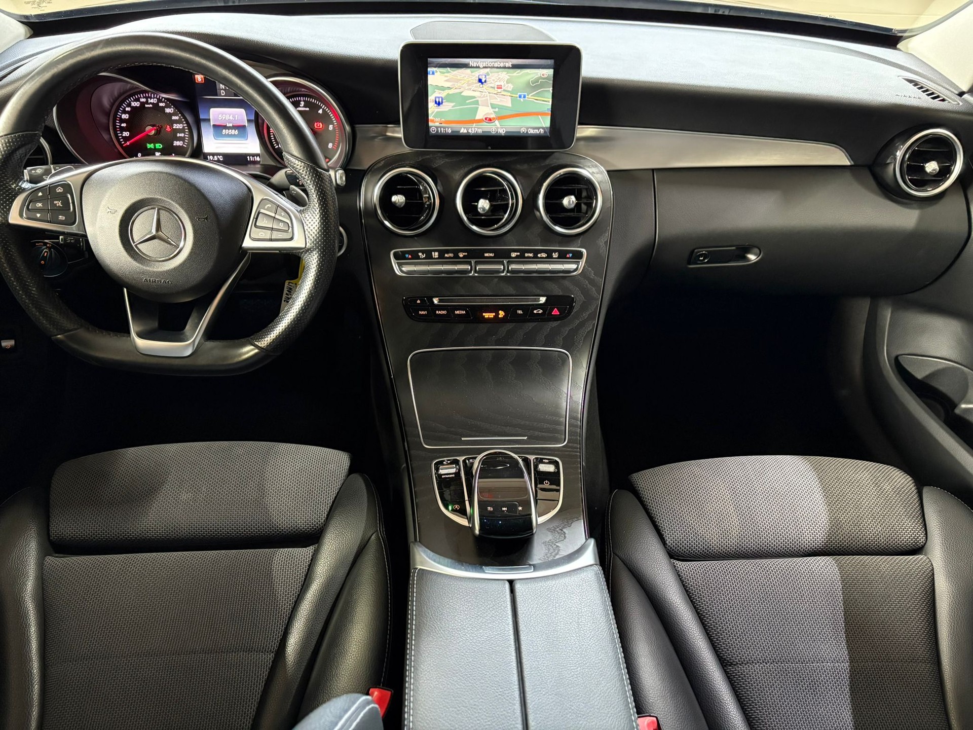 MERCEDES-BENZ C 220 d AMG Line 9G-Tronic-image-12
