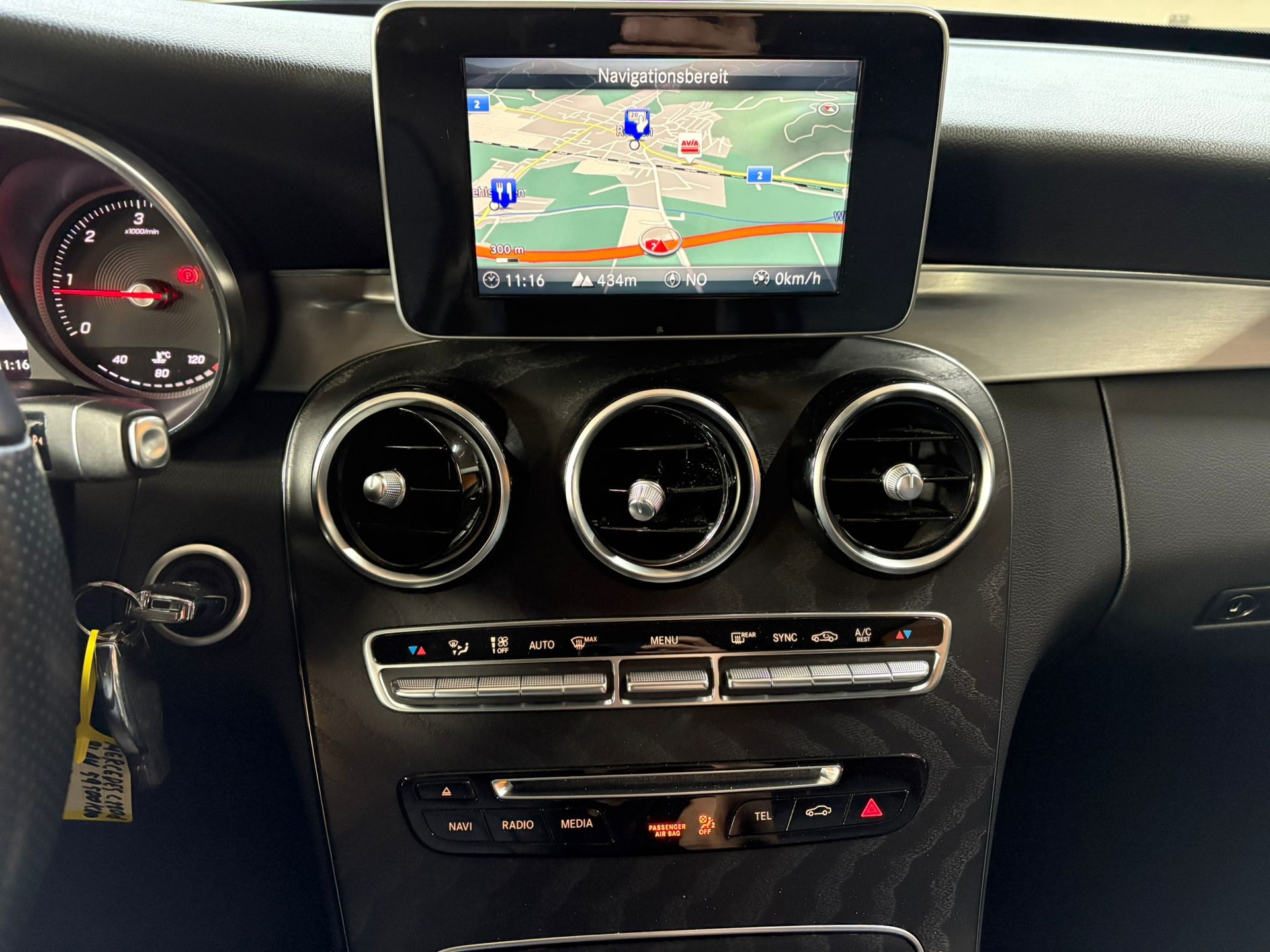 MERCEDES-BENZ C 220 d AMG Line 9G-Tronic-image-19