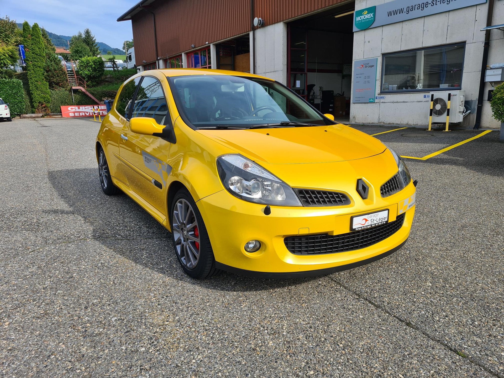 RENAULT Clio 2.0 16V Sport F1 Team-image-0
