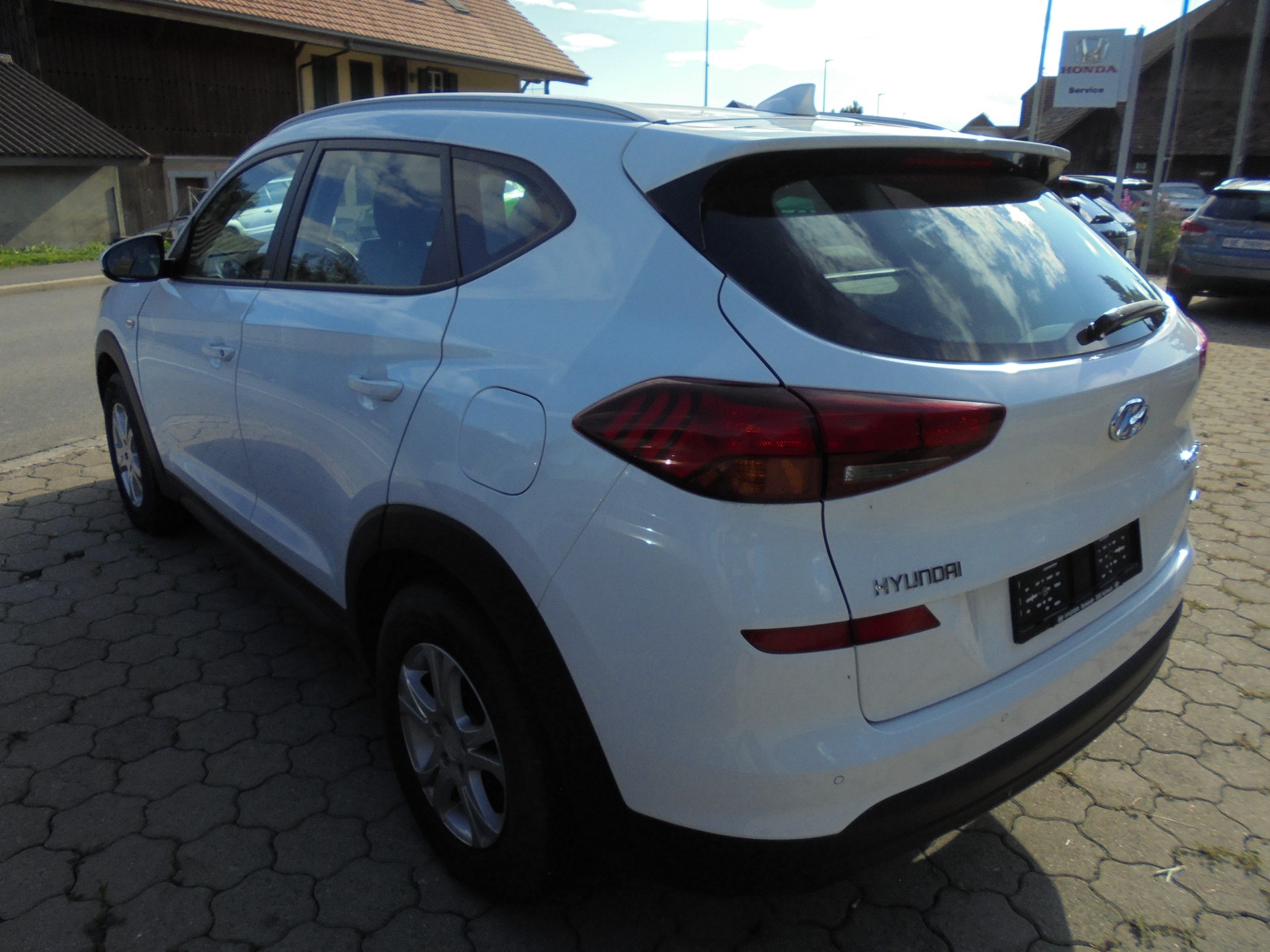 HYUNDAI Tucson 1.6 CRDI Business 4WD DCT-image-3