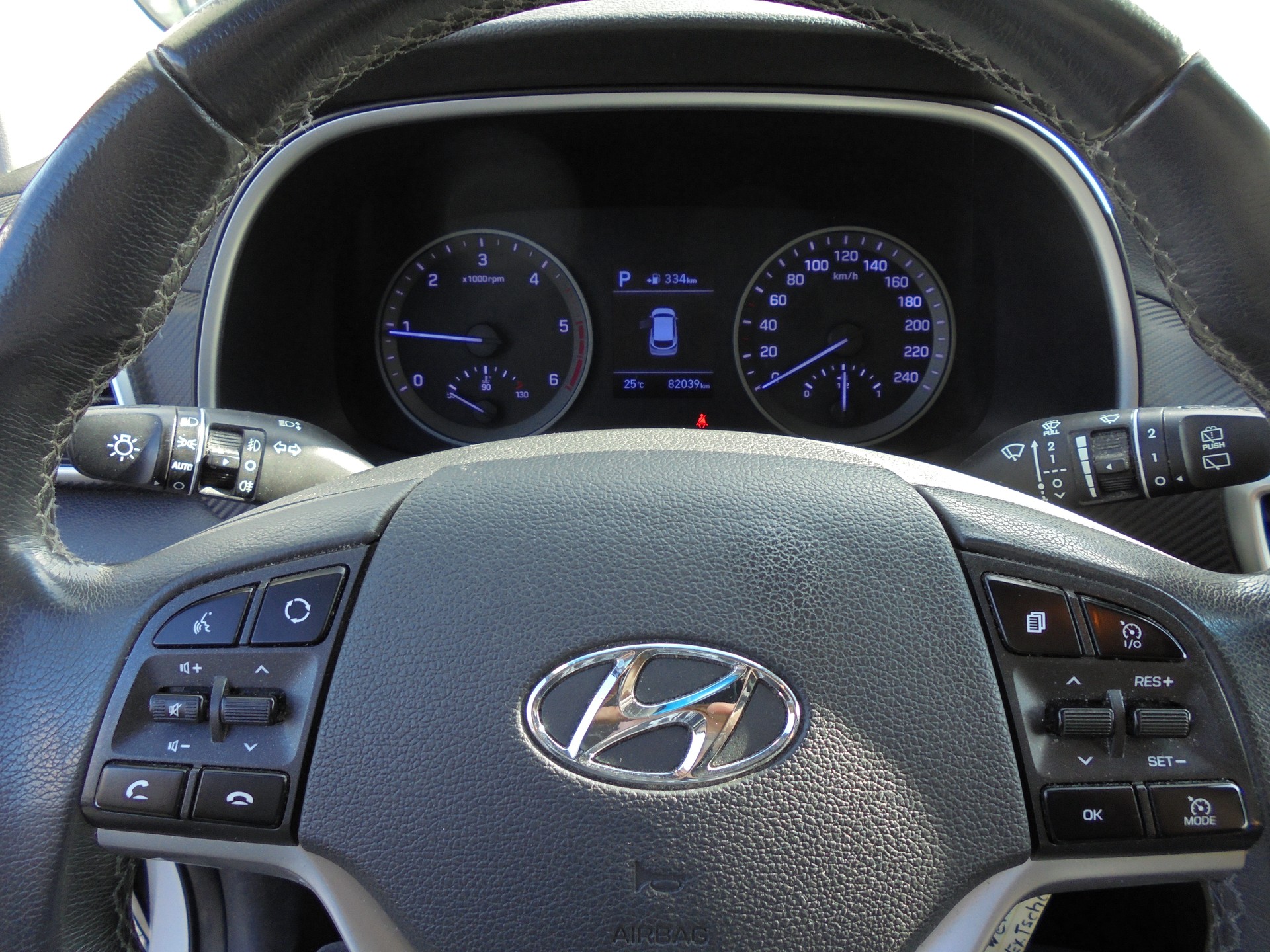 HYUNDAI Tucson 1.6 CRDI Business 4WD DCT-image-10