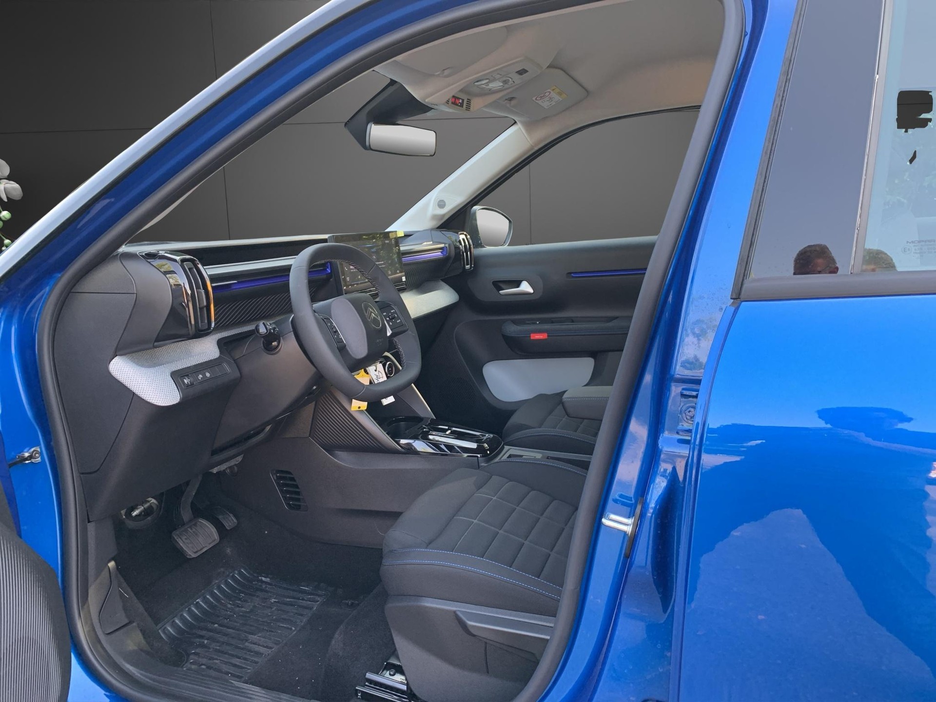 CITROEN C3 1.2 Hybrid Plus-image-2