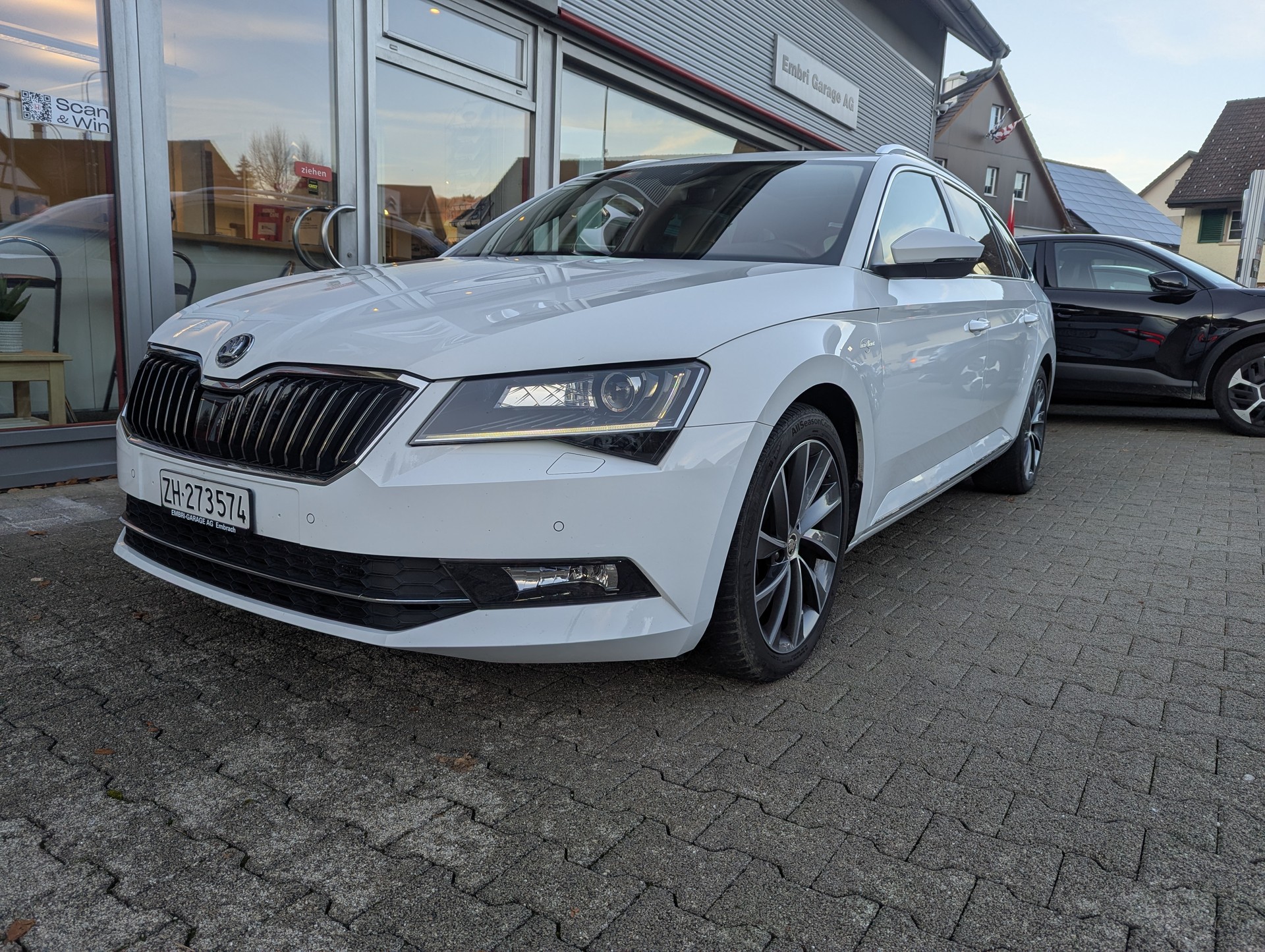 SKODA Superb Combi 2.0 TDi L&K 4x4 DSG-image-2