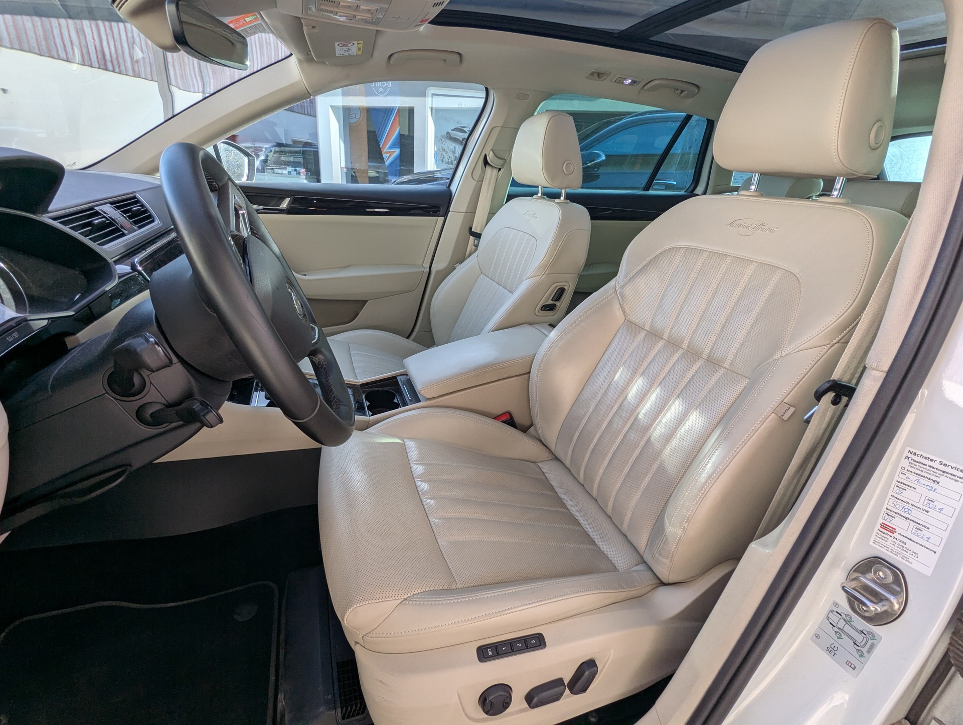 SKODA Superb Combi 2.0 TDi L&K 4x4 DSG-image-13