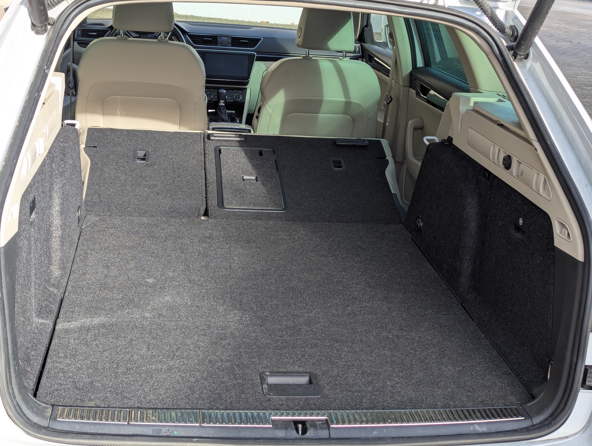 SKODA Superb Combi 2.0 TDi L&K 4x4 DSG-image-7