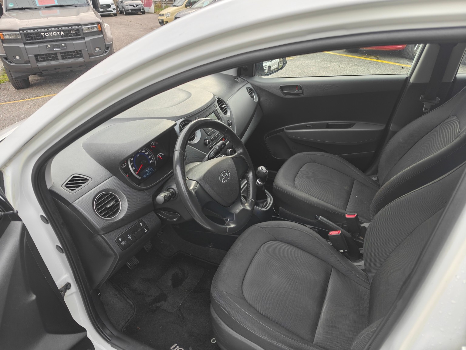 HYUNDAI i10 1.0 Pica-image-5