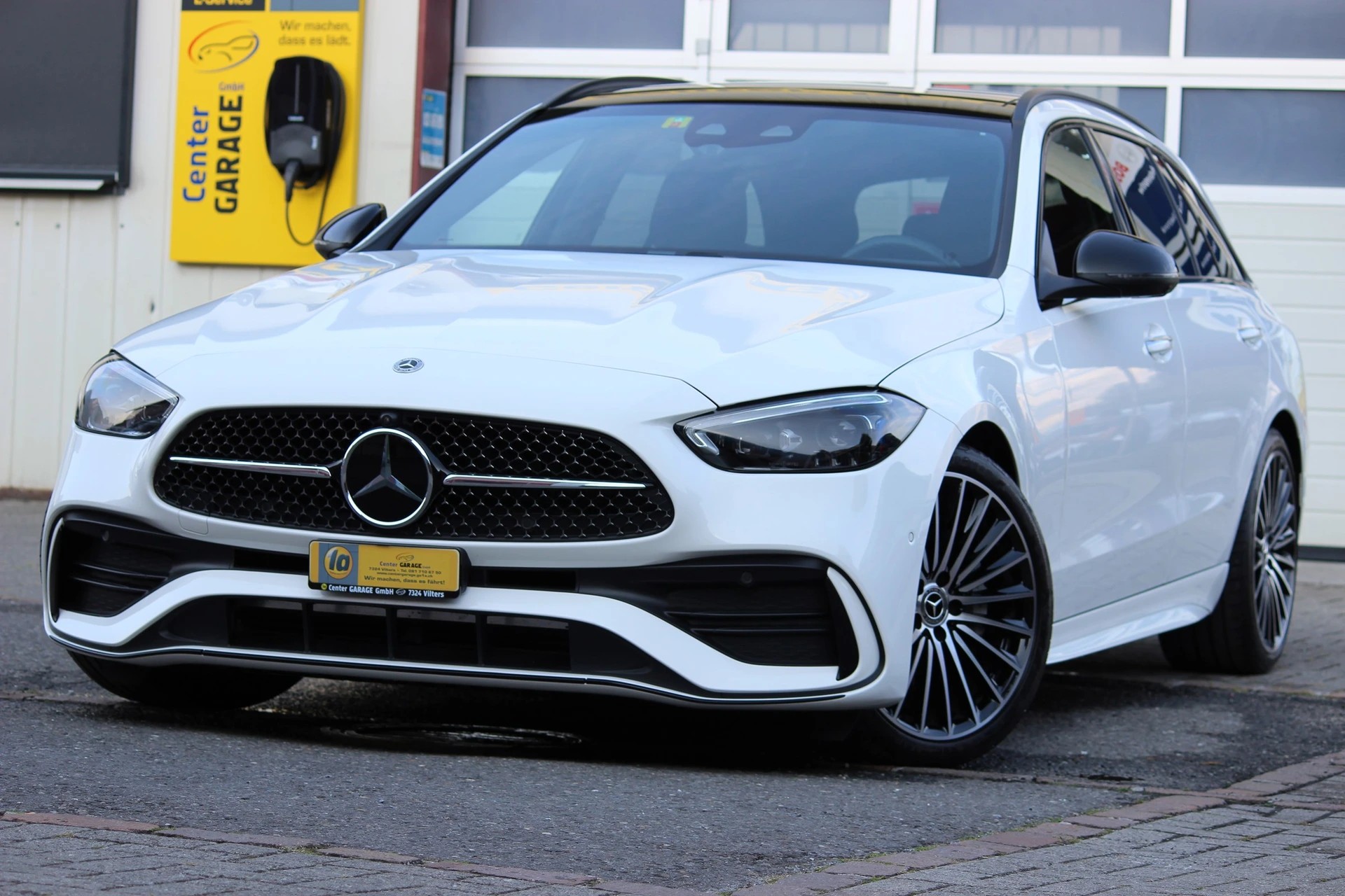 MERCEDES-BENZ C 300 T 4Matic AMG Line-showroom-element-1