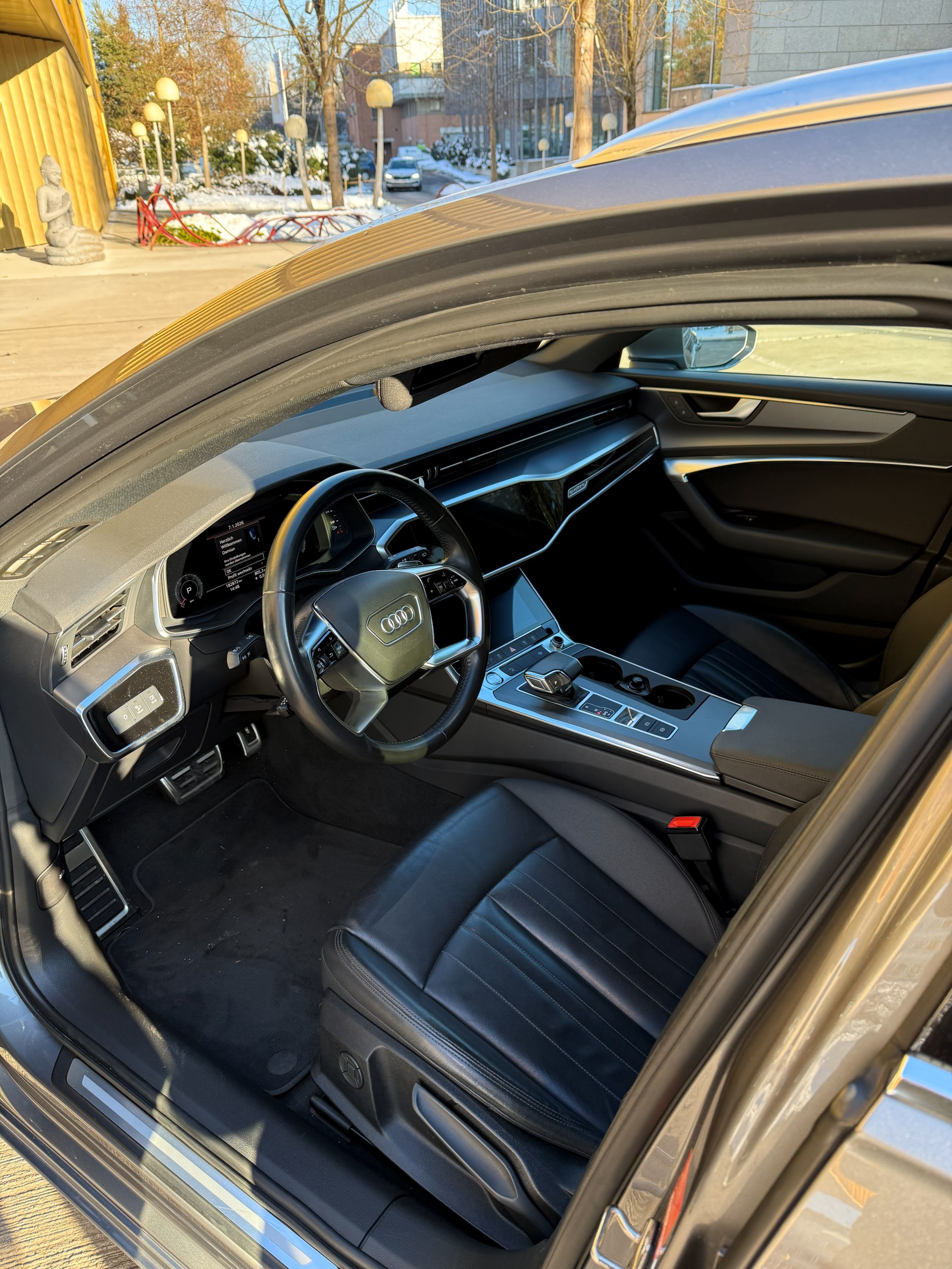 AUDI A6 Avant 45 TDI quattro tiptronic-image-9