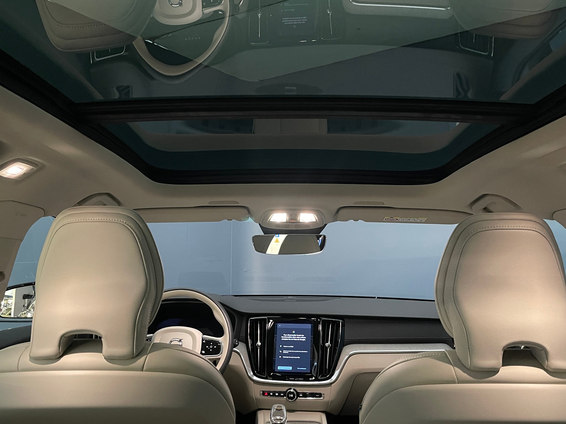 VOLVO V60 Cross Country 2.0 B5 Ultimate AWD-image-11