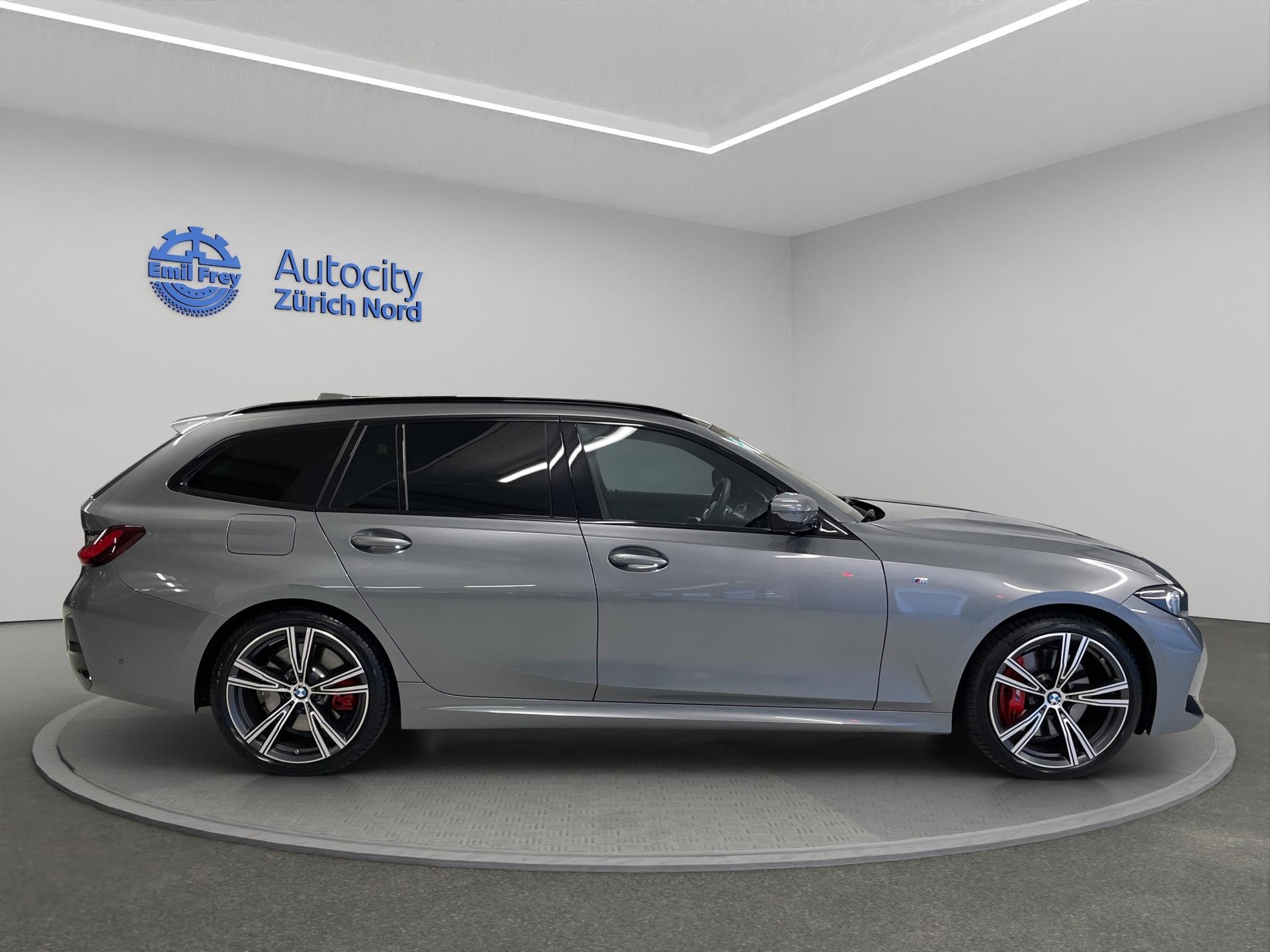 BMW 320d xDrive Touring SAG-image-5