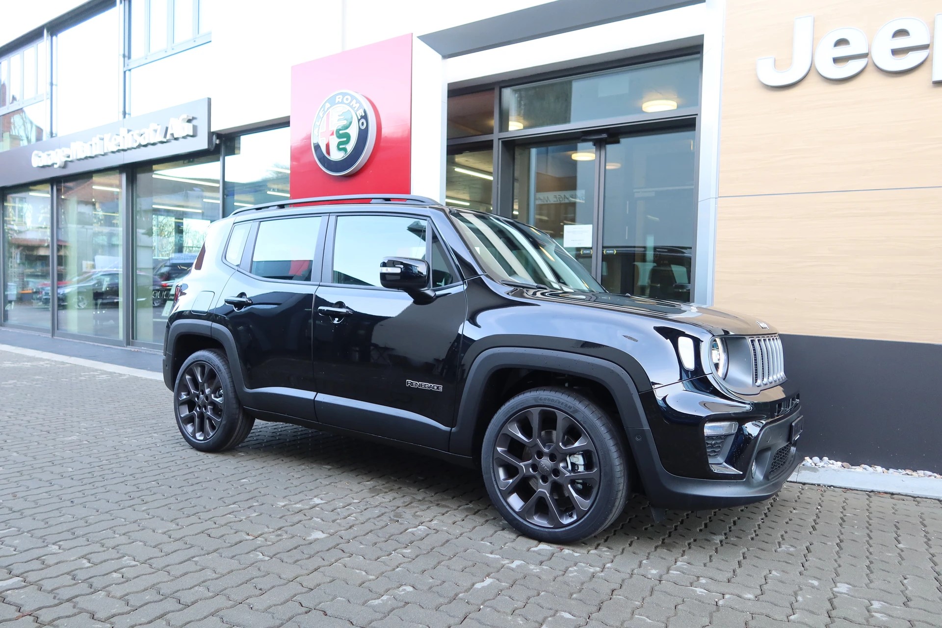 JEEP Renegade 1.5MHEV SwissLimited Plus-image-2
