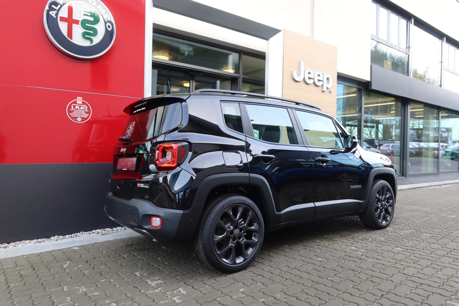 JEEP Renegade 1.5MHEV SwissLimited Plus-image-4