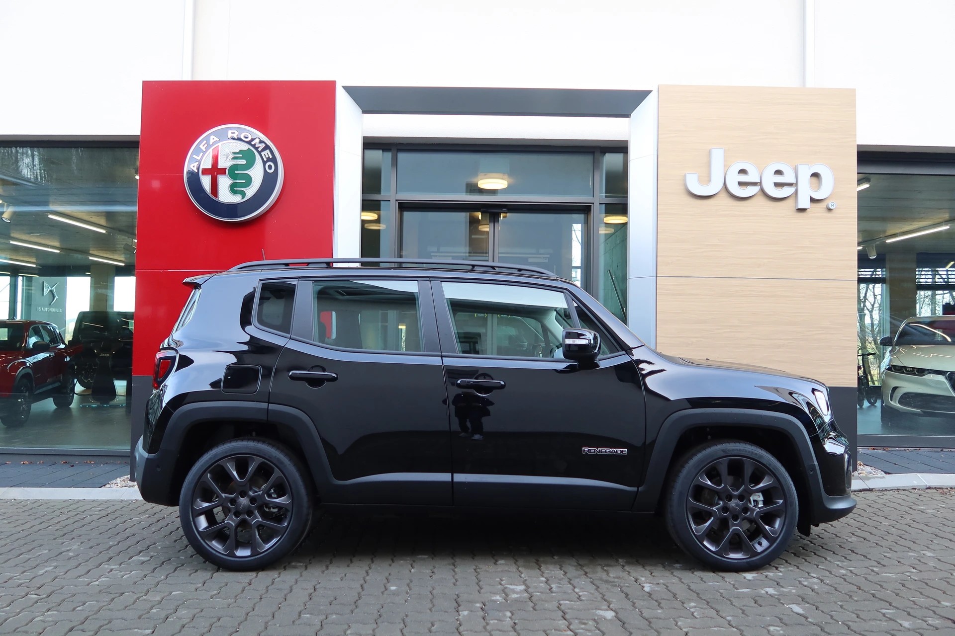 JEEP Renegade 1.5MHEV SwissLimited Plus-image-0