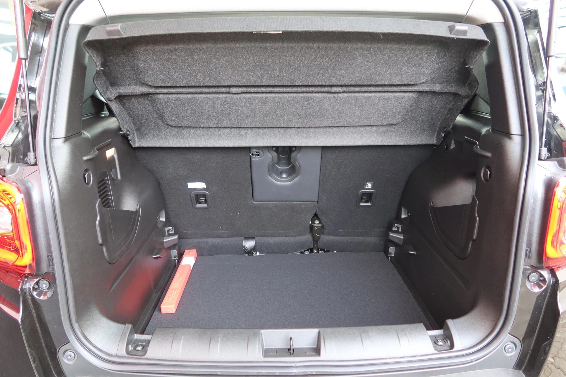 JEEP Renegade 1.5MHEV SwissLimited Plus-image-9