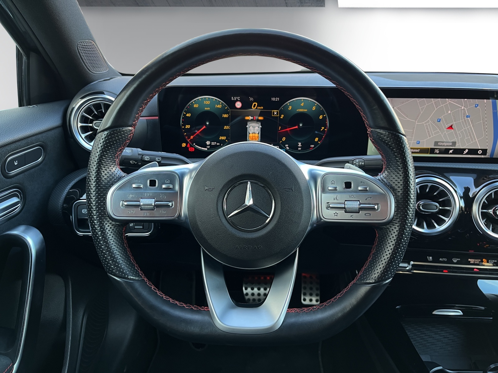 MERCEDES-BENZ A 250 4Matic AMG Line 4Matic 7G-DCT-image-11