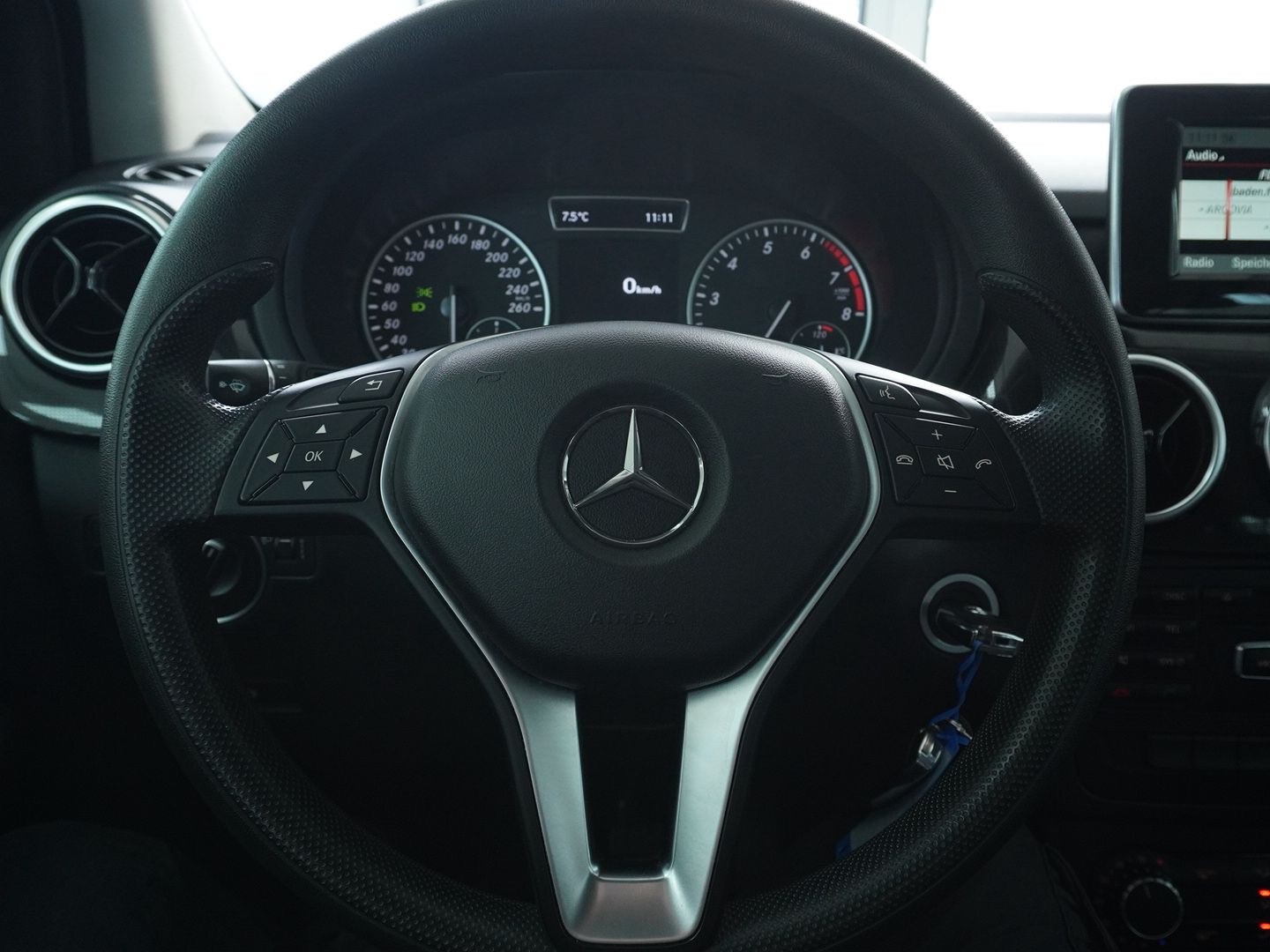 MERCEDES-BENZ B 180-image-6