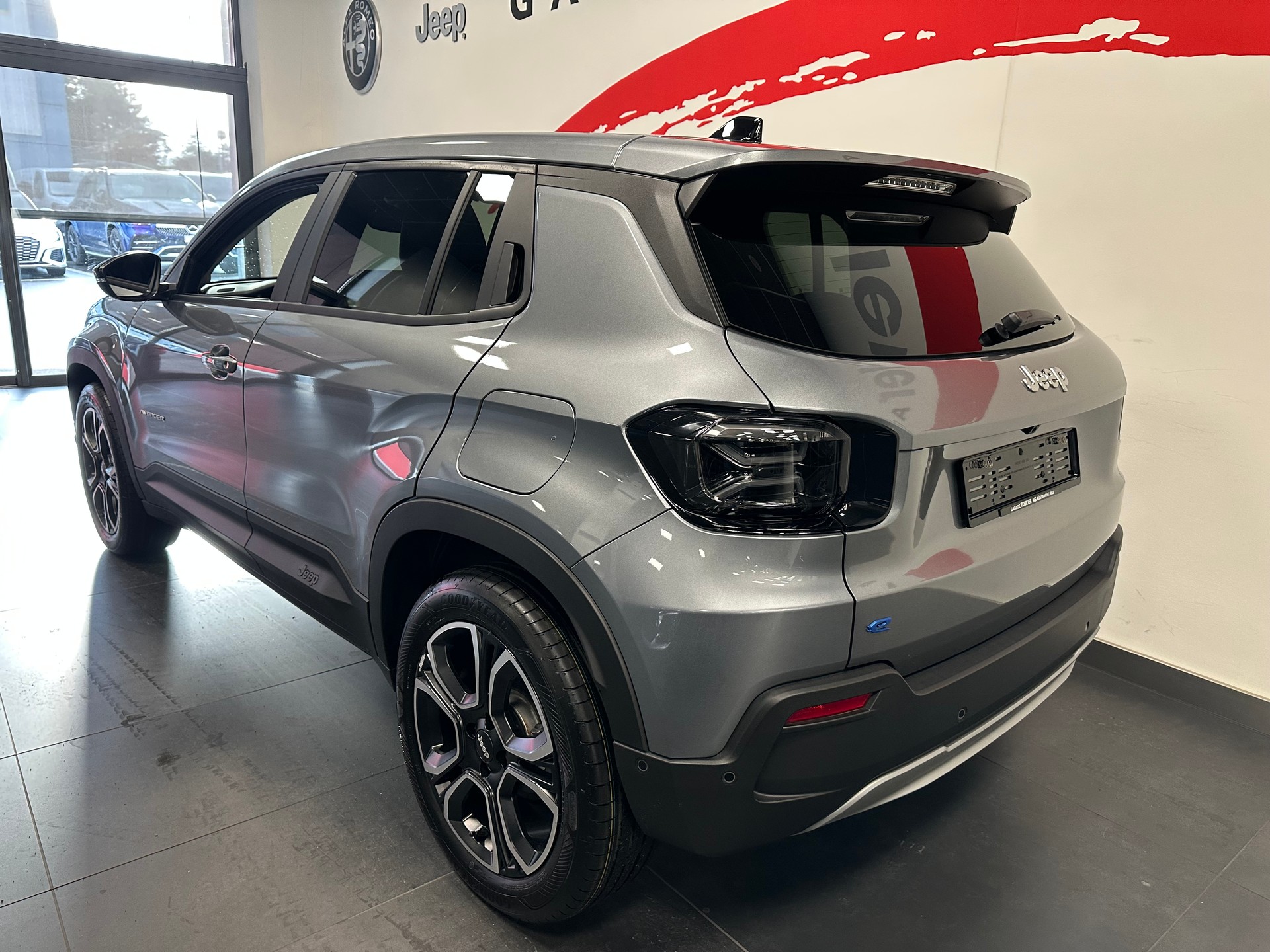 JEEP Avenger 54kWh Swiss Altitude Plus-image-14
