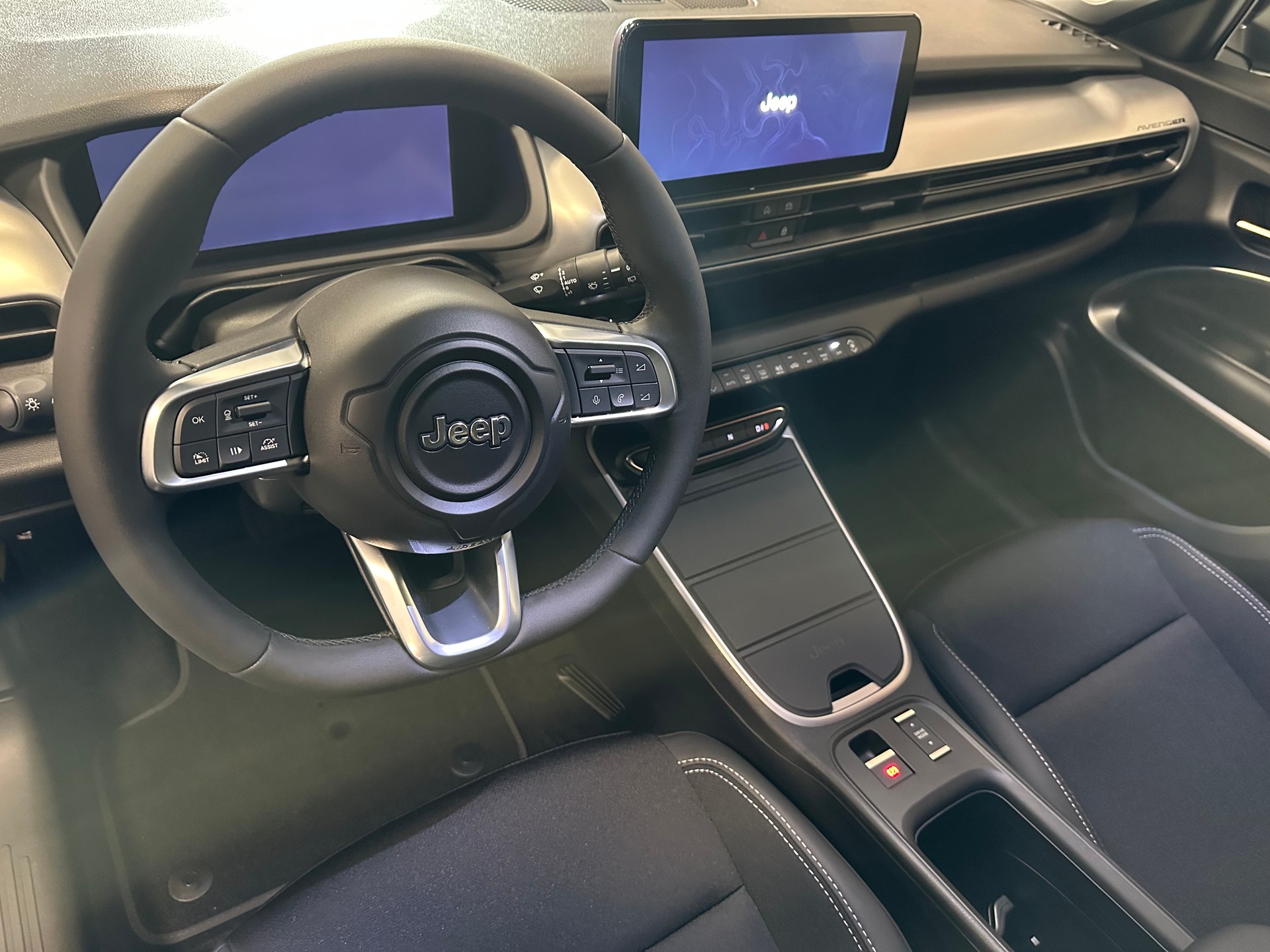 JEEP Avenger 54kWh Swiss Altitude Plus-image-10