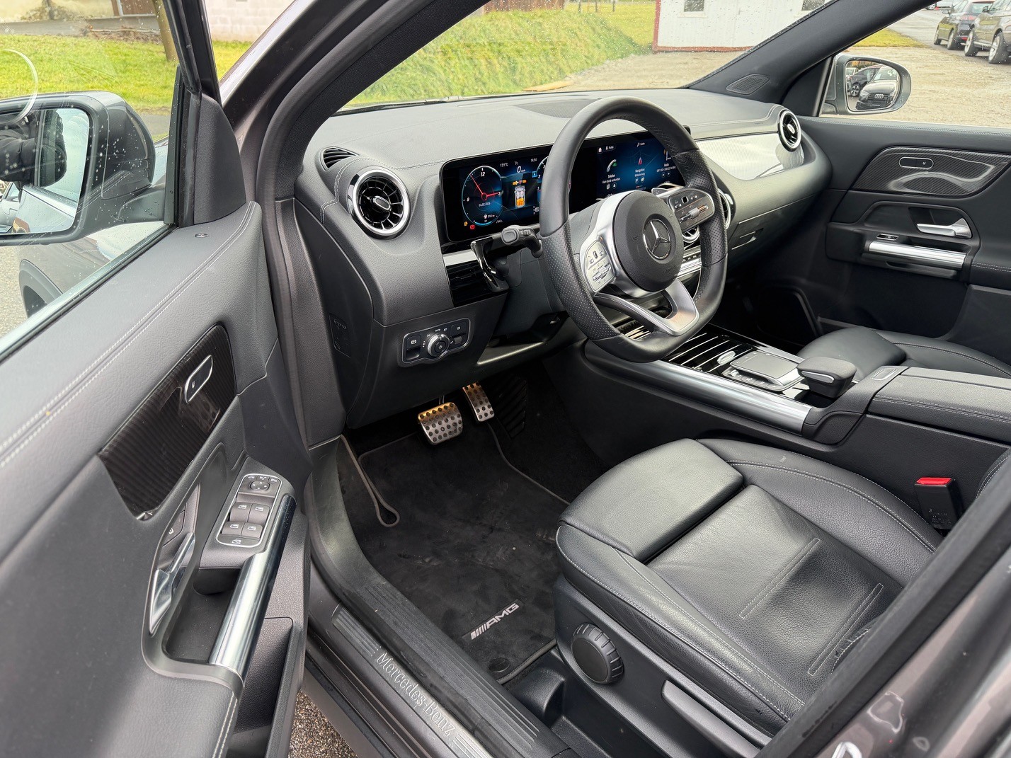 MERCEDES-BENZ GLA 200 4Matic AMG Line 8G-DCT-image-7