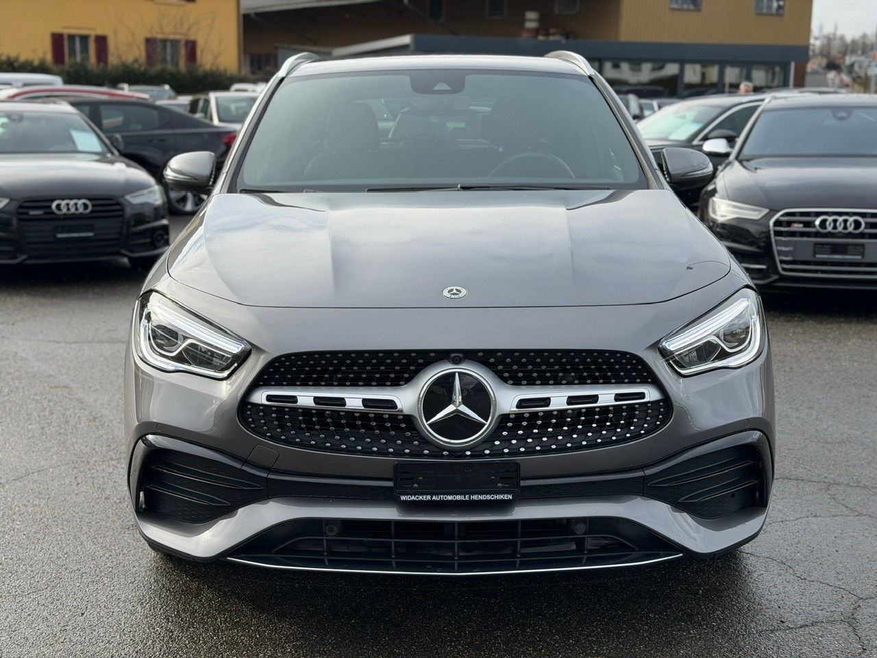 MERCEDES-BENZ GLA 200 4Matic AMG Line 8G-DCT-image-1