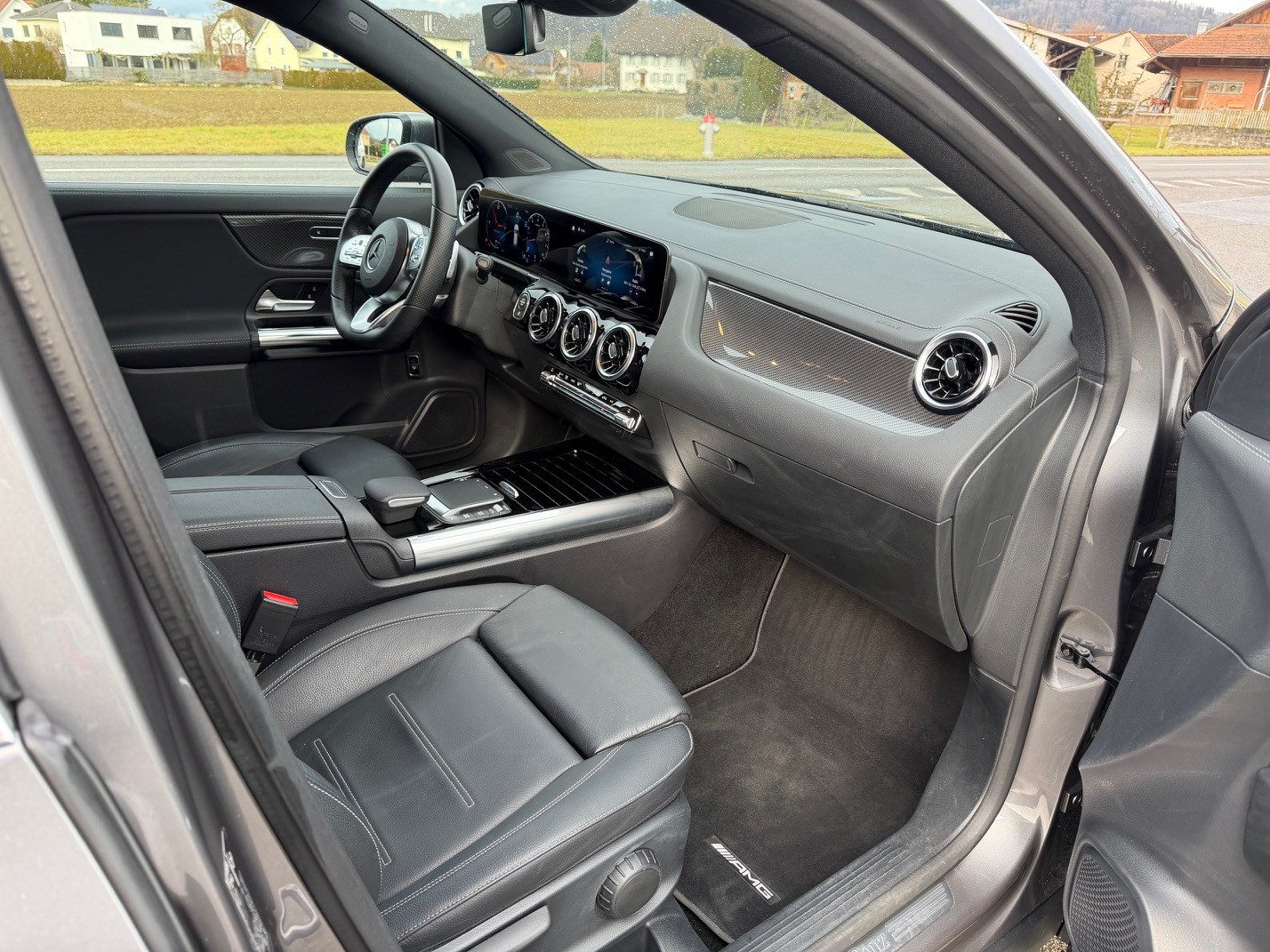 MERCEDES-BENZ GLA 200 4Matic AMG Line 8G-DCT-image-10