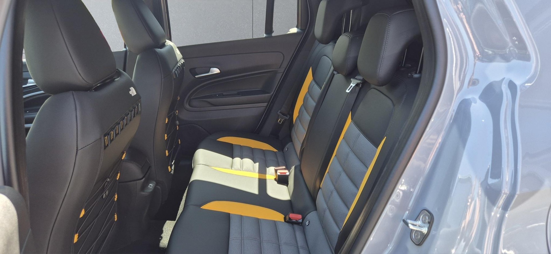 JEEP Avenger 1.2 MHEV The North Face 4xe-image-10