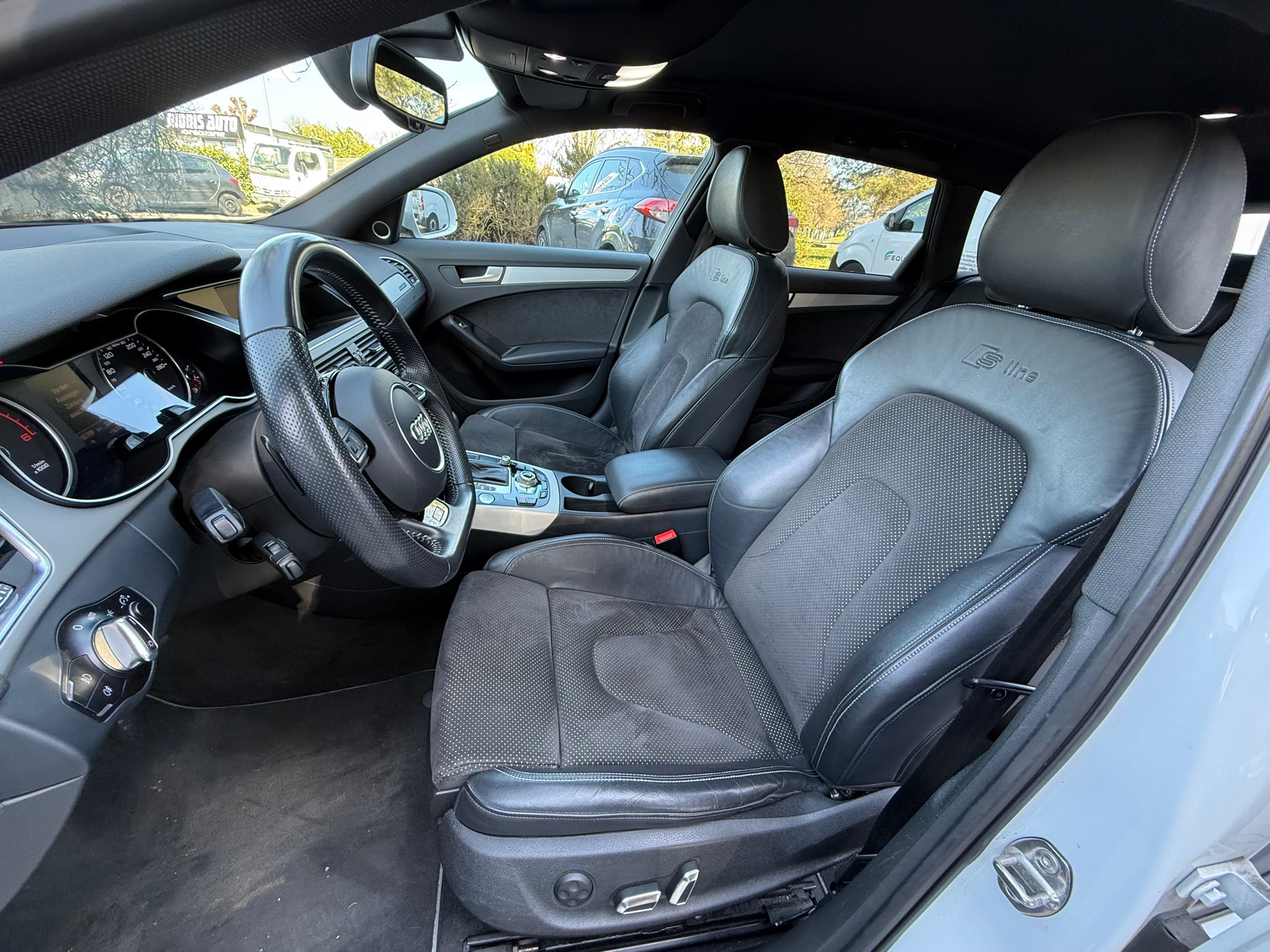 AUDI A4 Avant 2.0 TDI S-Line quattro S-tronic-image-5