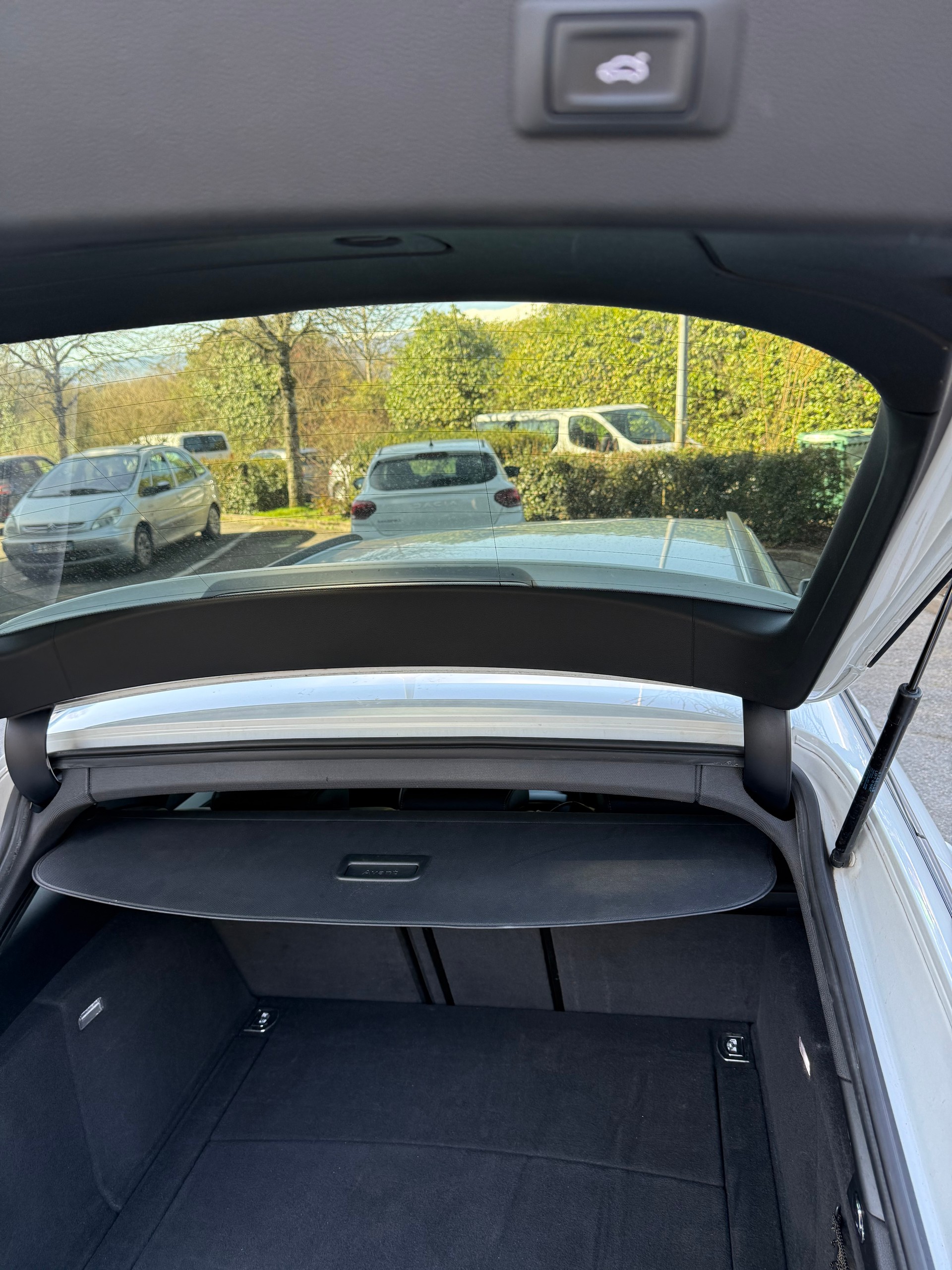 AUDI A4 Avant 2.0 TDI S-Line quattro S-tronic-image-10