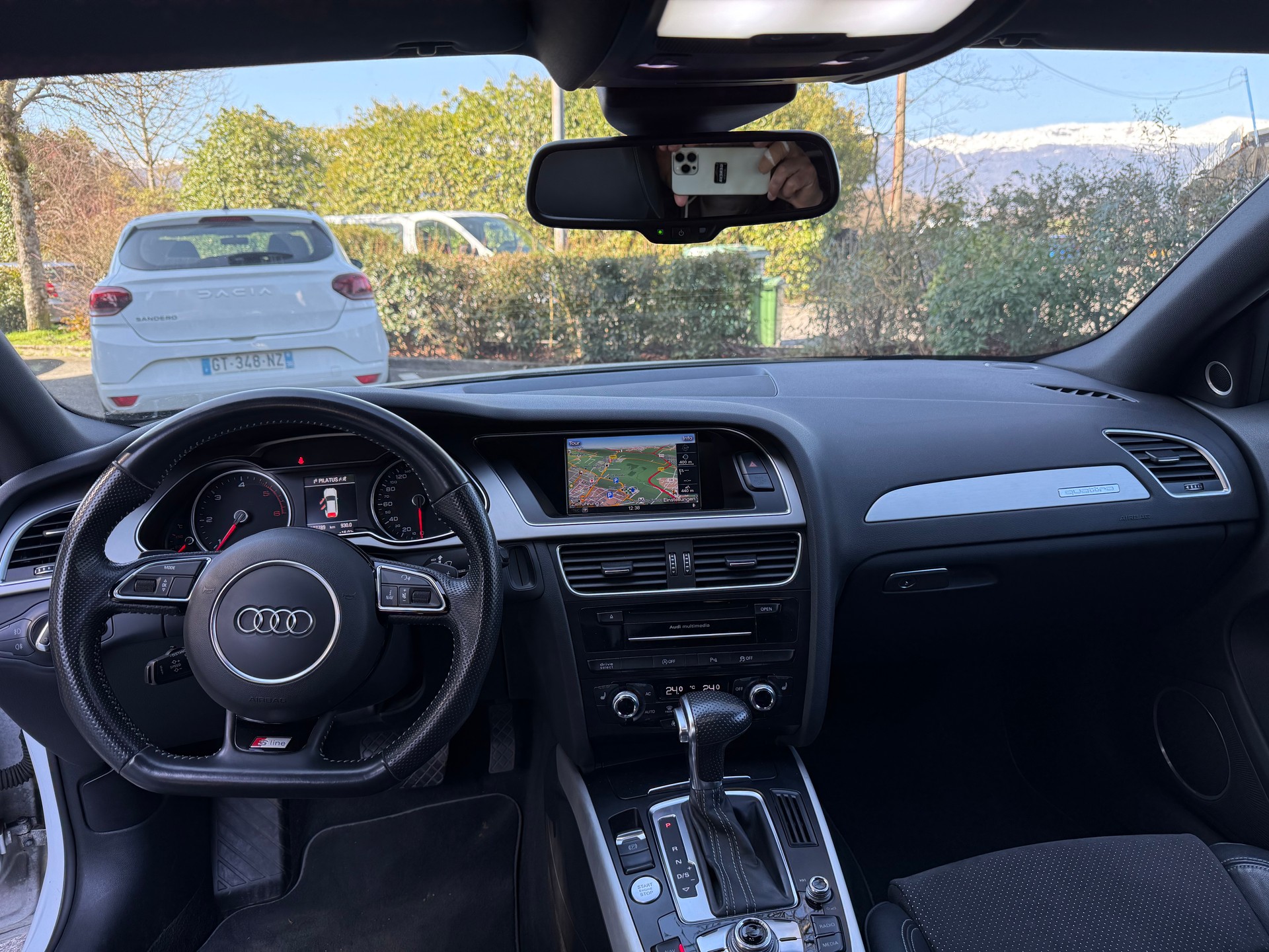 AUDI A4 Avant 2.0 TDI S-Line quattro S-tronic-image-16