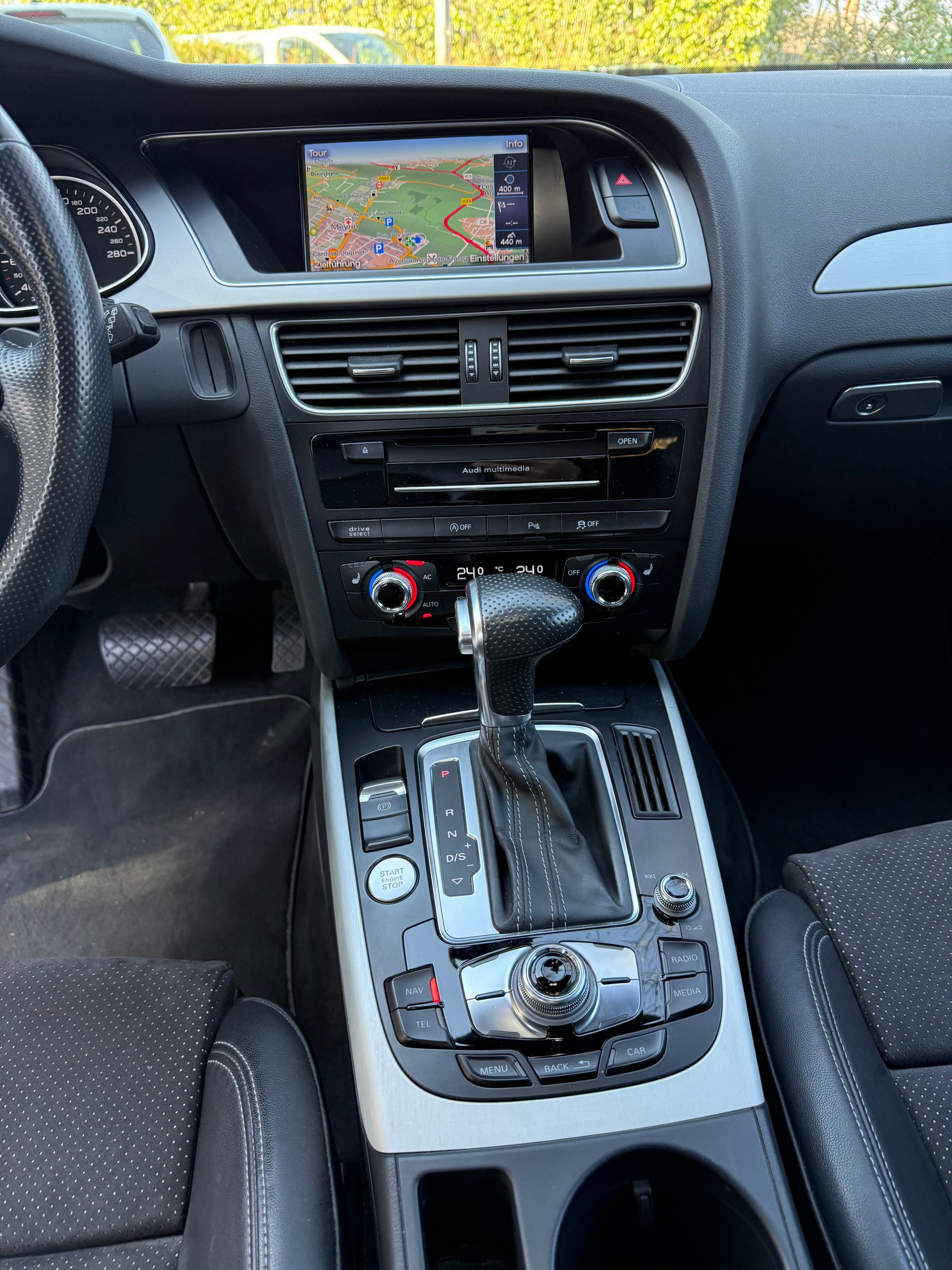 AUDI A4 Avant 2.0 TDI S-Line quattro S-tronic-image-17