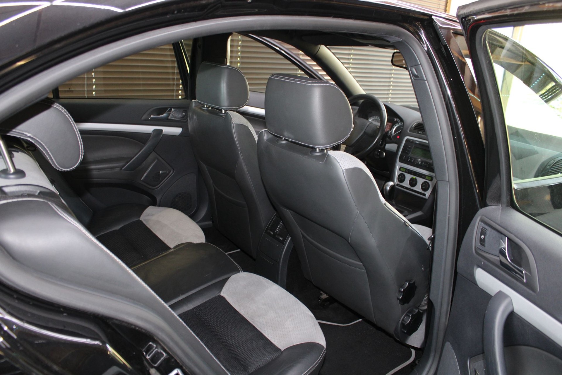 SKODA Octavia 2.0 Turbo FSI RS ABT-image-10