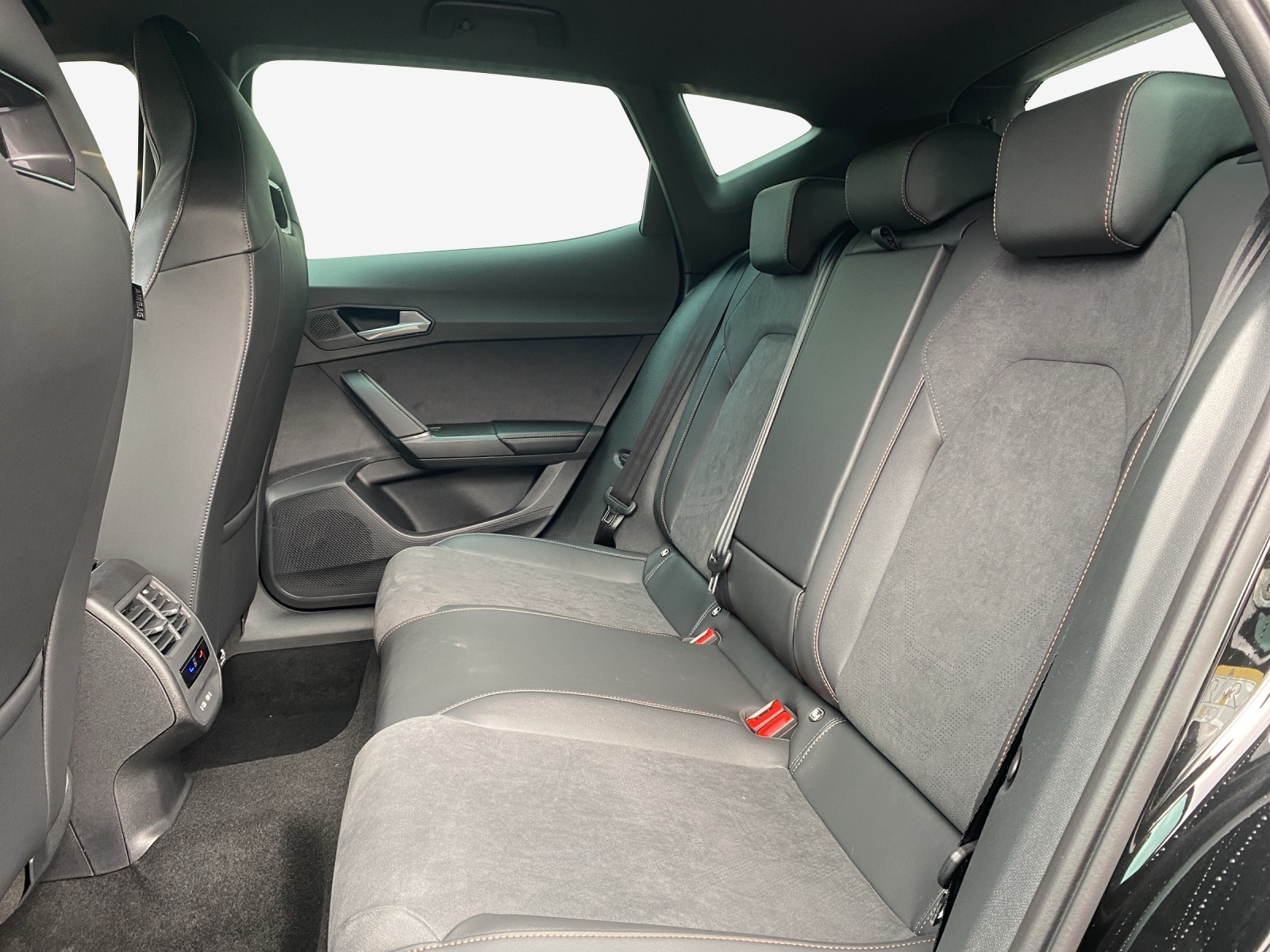 CUPRA Formentor 1.5 e-HYBRID pHEV Prime Edition DSG-image-11