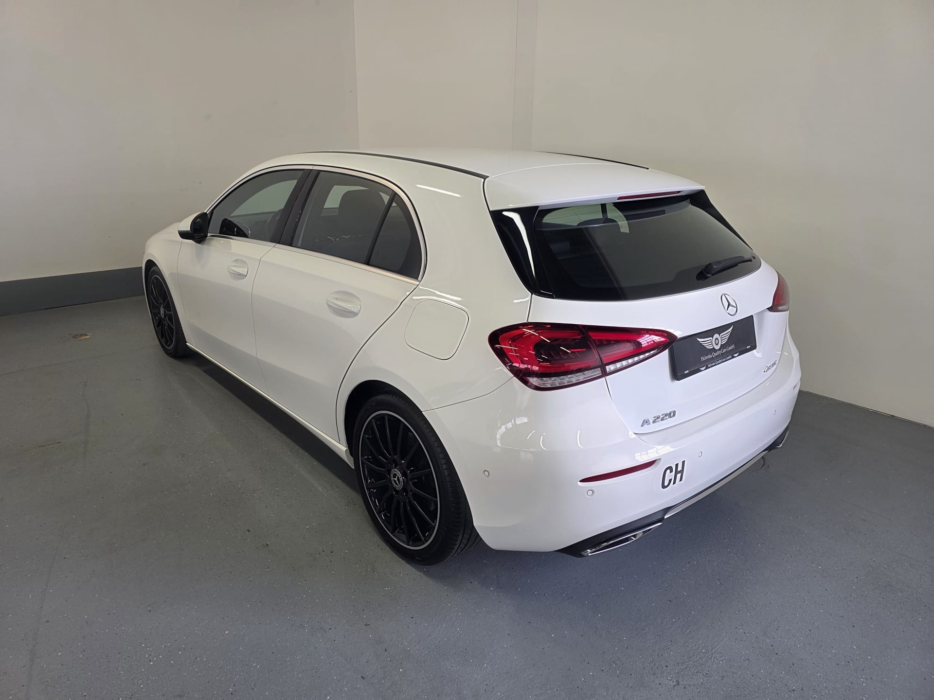 MERCEDES-BENZ A 220 Progressive 7G-DCT 4Matic-image-8