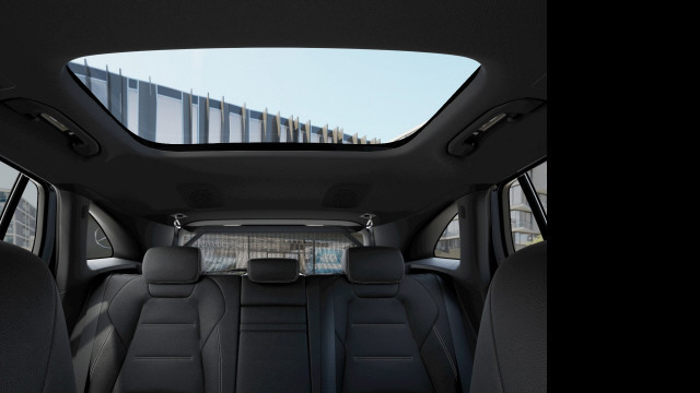 MERCEDES-BENZ EQA 350 4M Swiss Star-image-11