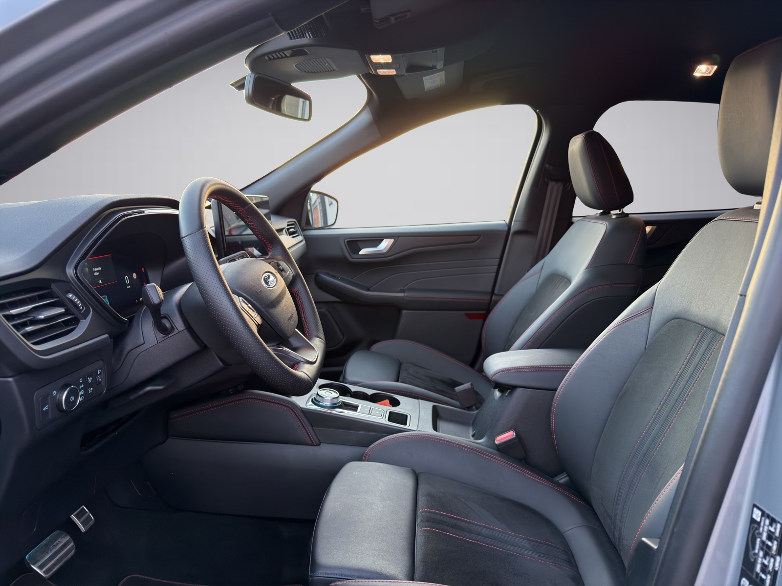 FORD Kuga 2.5 Hybrid ST-Line X 4x4-image-9