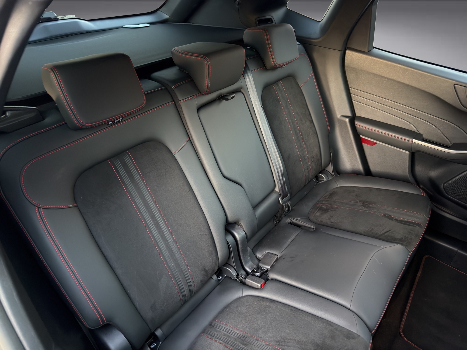 FORD Kuga 2.5 Hybrid ST-Line X 4x4-image-14